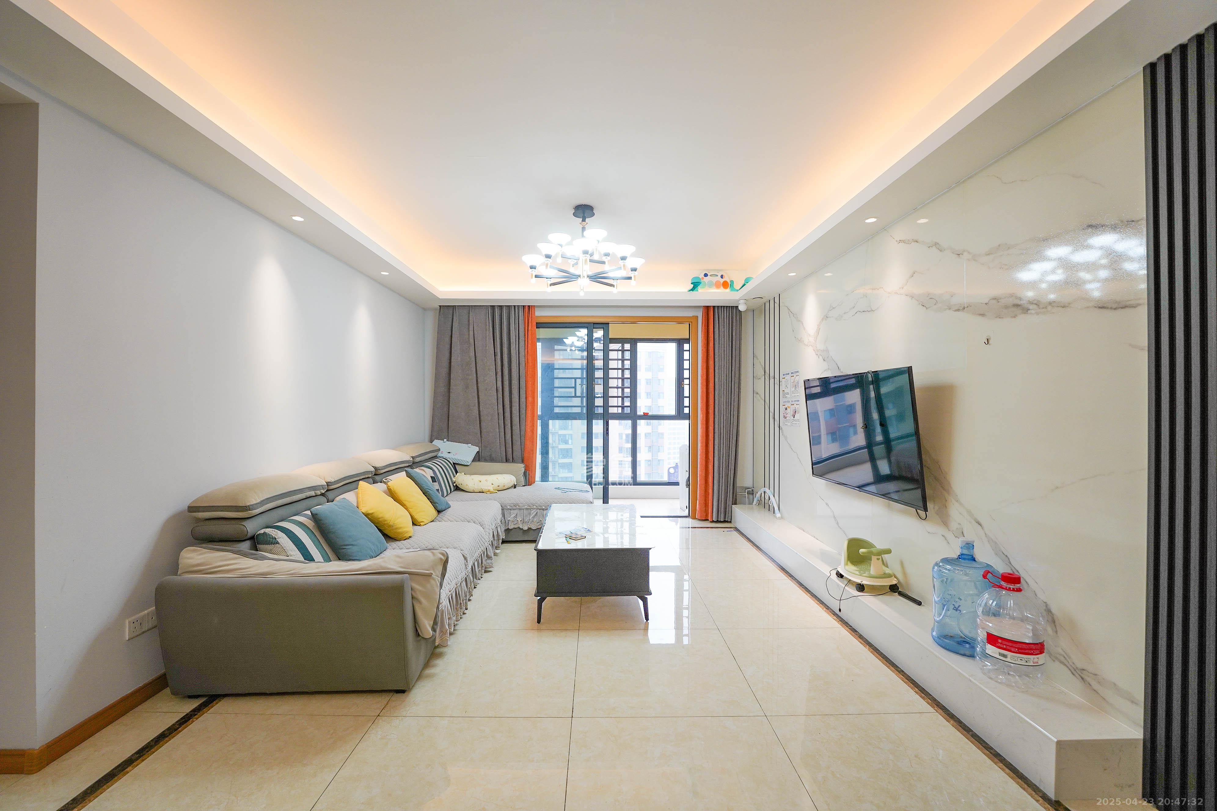 中建璟和城 3室2厅2卫 120.0万 中建璟和城 3室2厅2卫 120.0万客厅