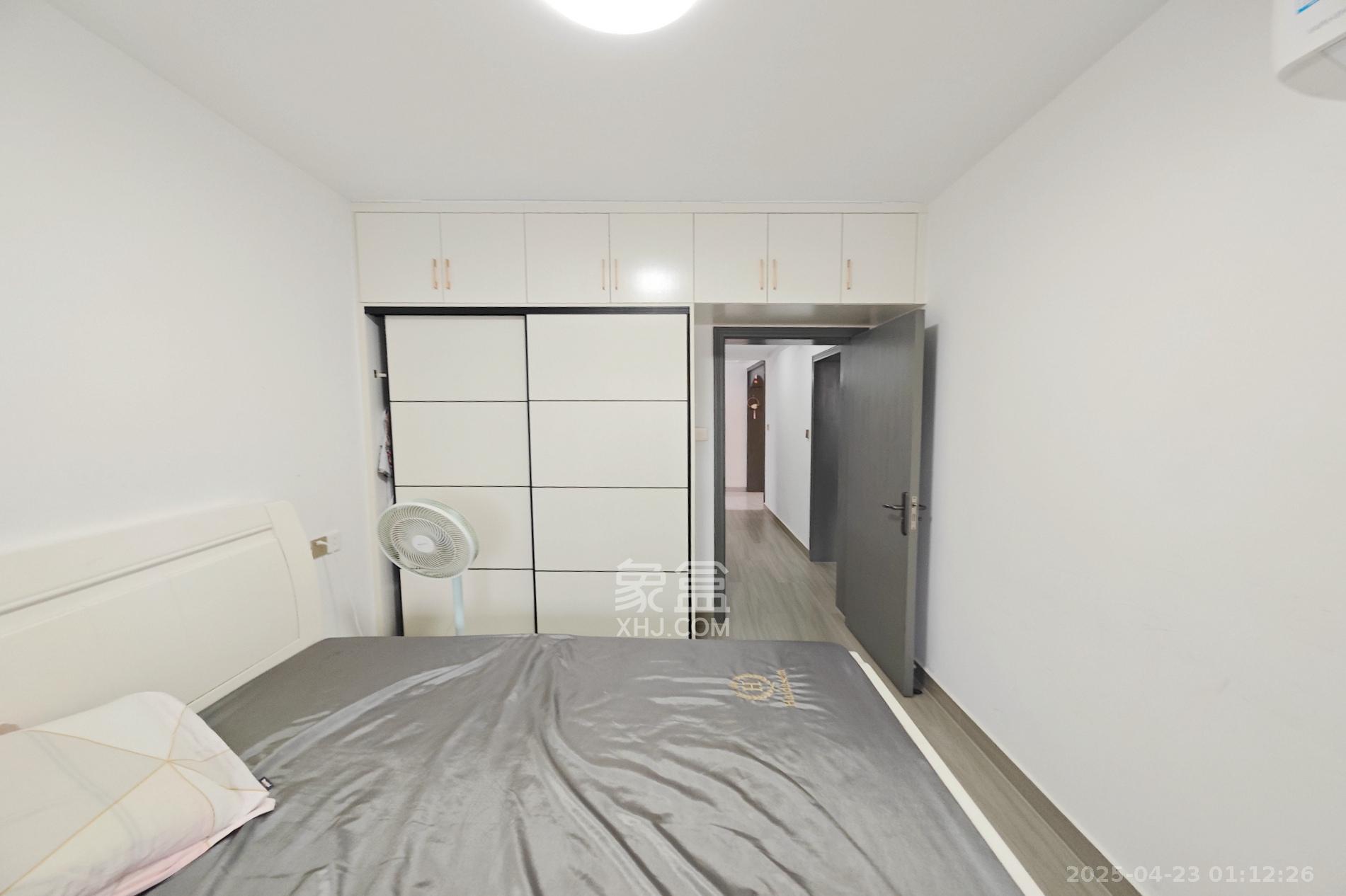 鸿景苑 3室2厅2卫 69.0万 鸿景苑 3室2厅2卫 69.0万卧室