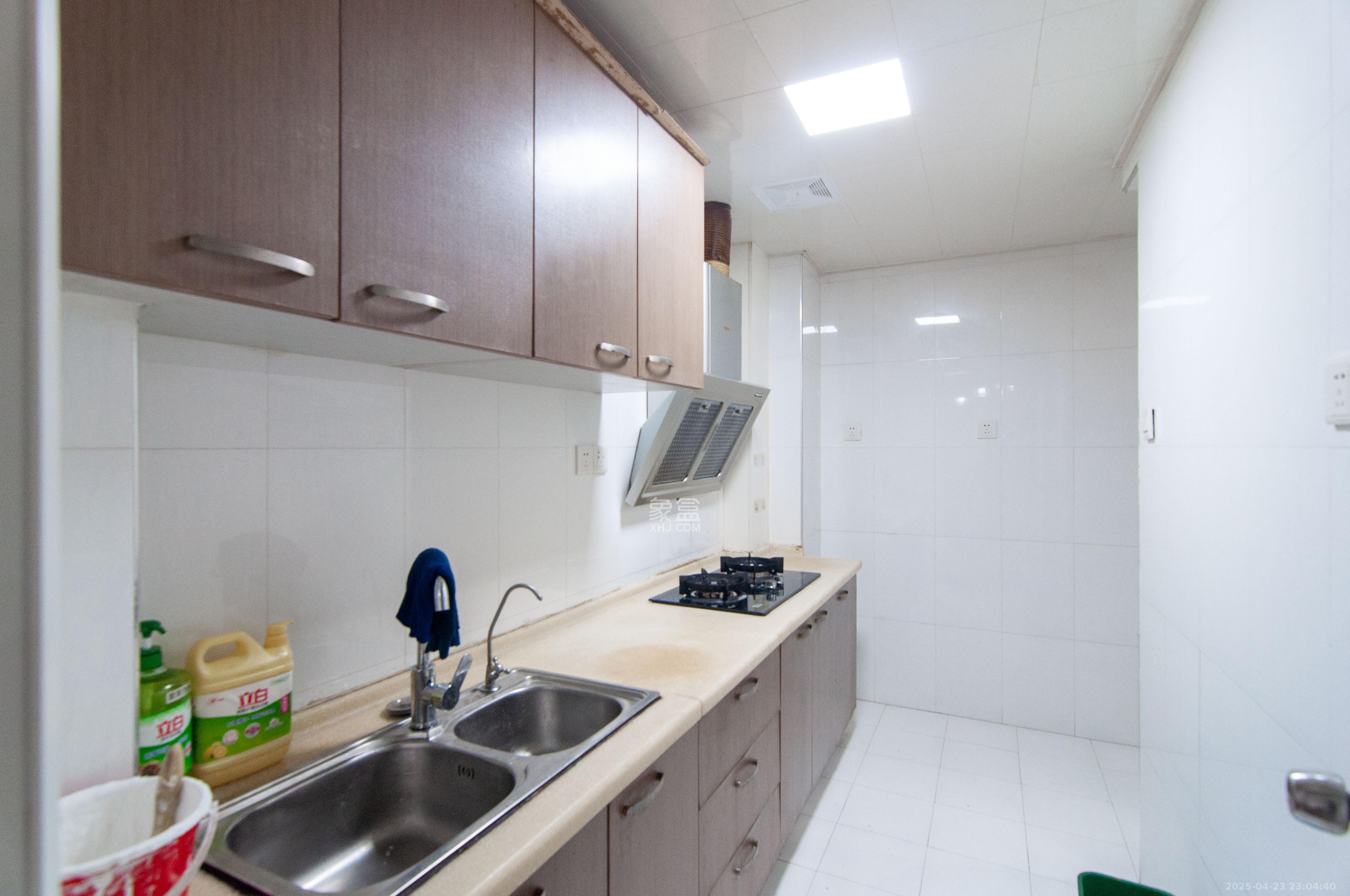 龙王港社区 2室2厅1卫 78.0万 龙王港社区 2室2厅1卫 78.0万厨房