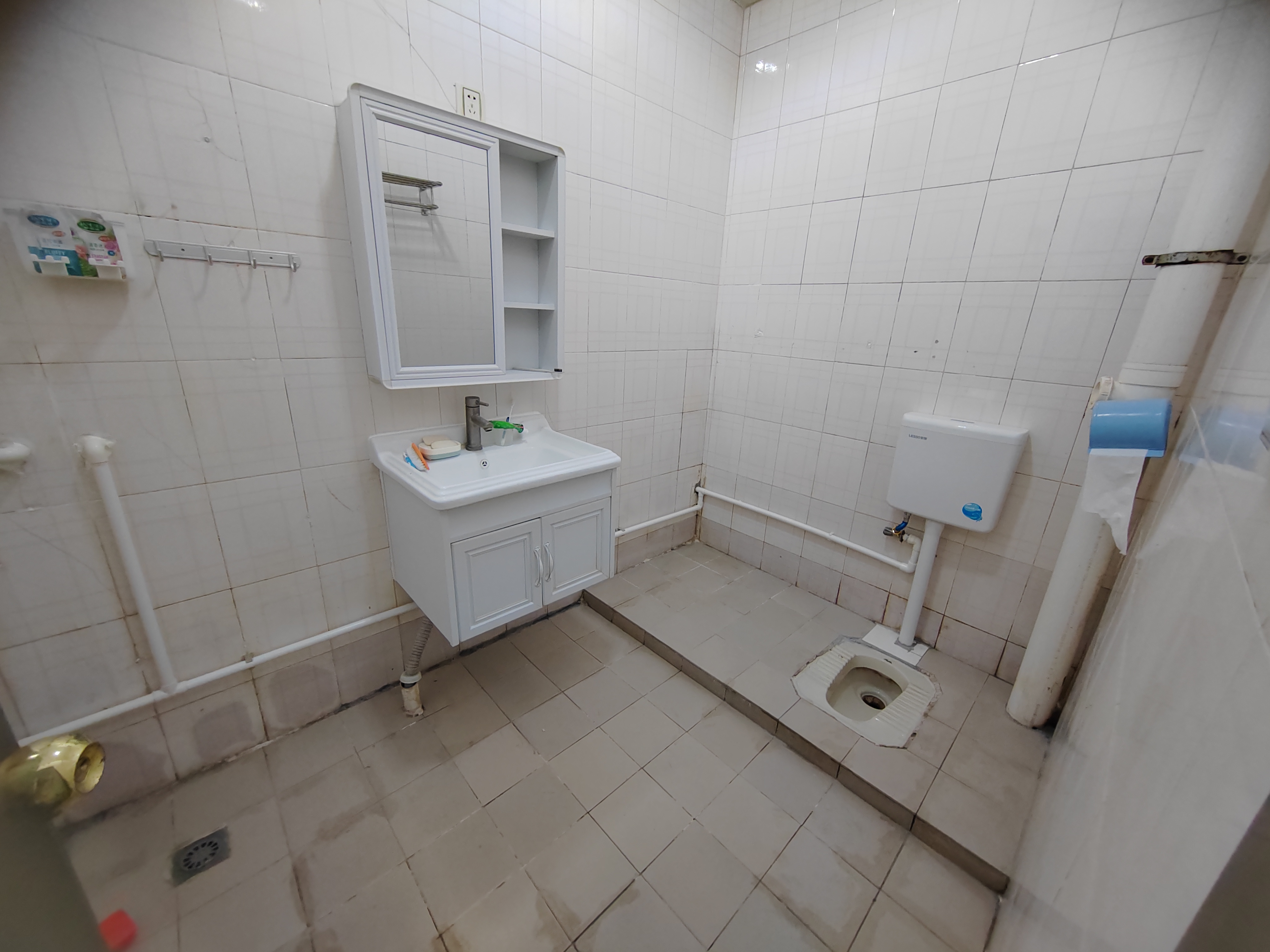 沁园岭秀(别名:海角花园)  3室0厅0卫    2700.0元/月 沁园岭秀(别名:海角花园)  3室0厅0卫    2700.0元/月室内图