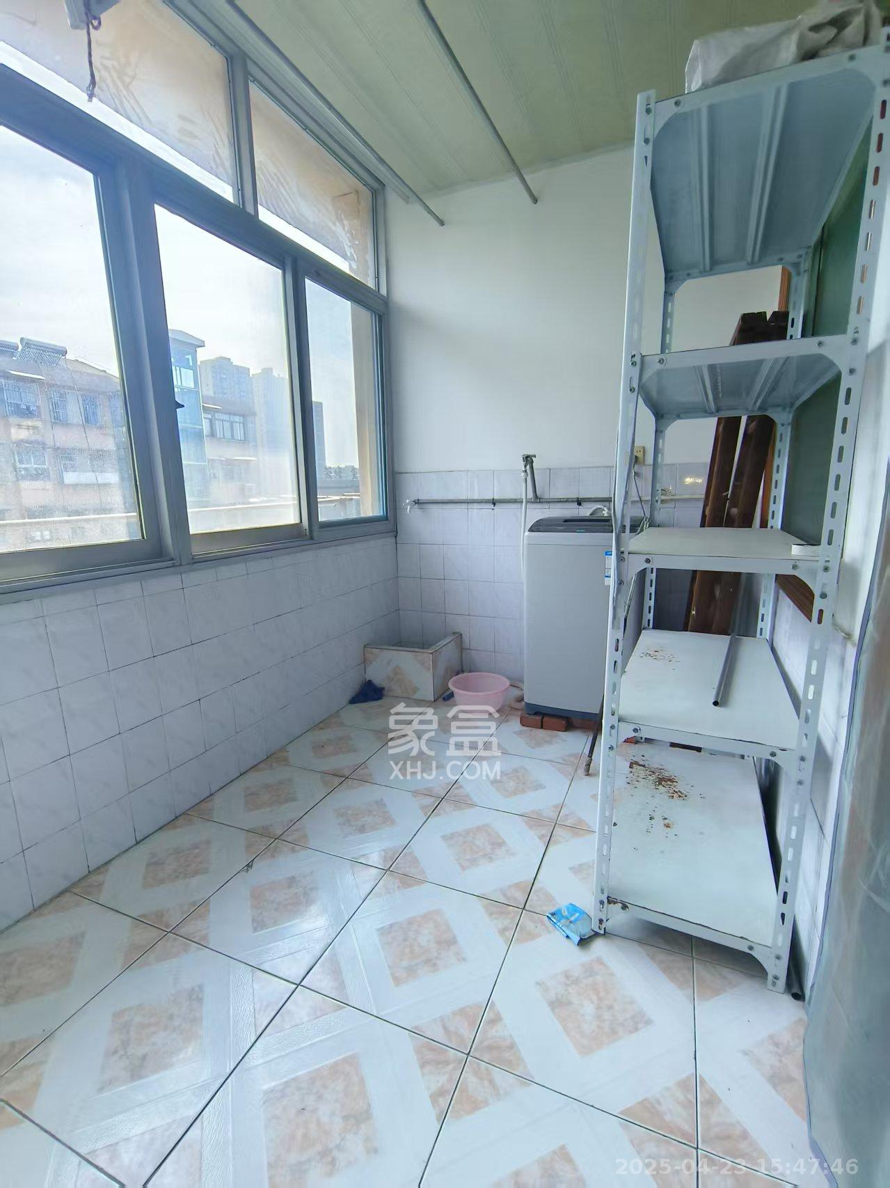 省少管所单位房 2室1厅1卫 1200.0元/月 省少管所单位房 2室1厅1卫 1200.0元/月室内图