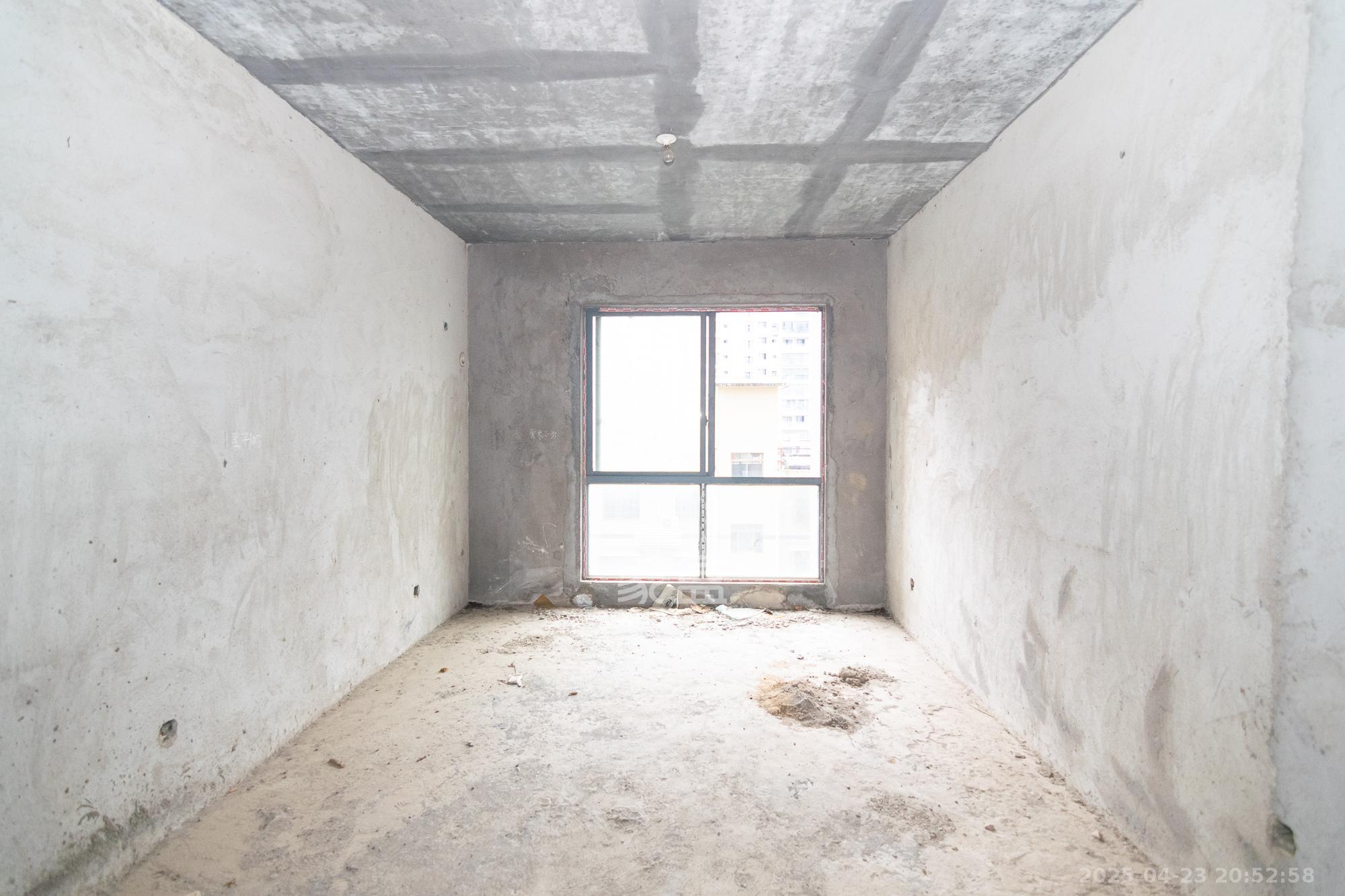 联诚国际城  4室2厅2卫    95.0万卧室