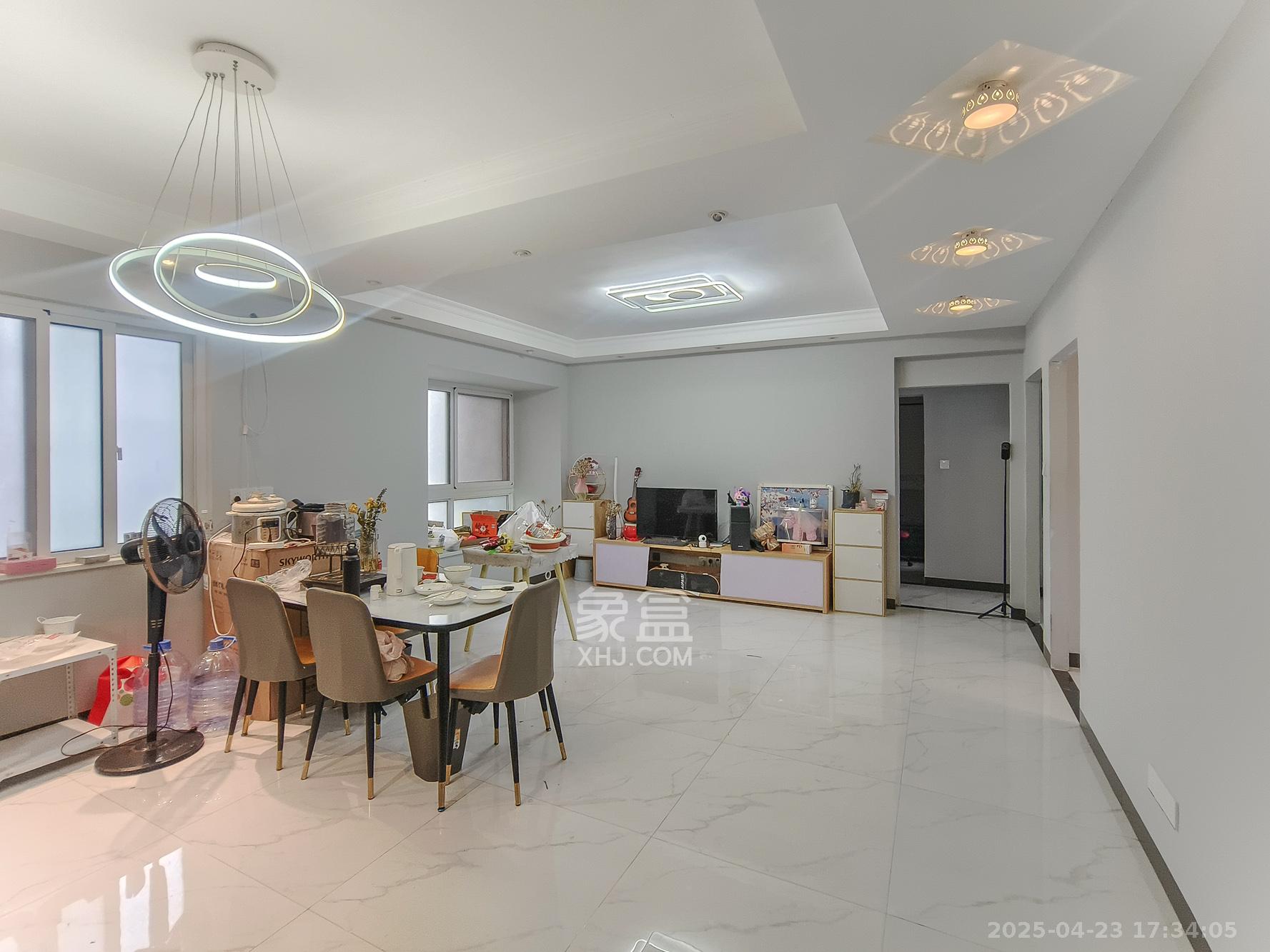 山水湾  4室2厅2卫    78.8万 山水湾  4室2厅2卫    78.8万客厅