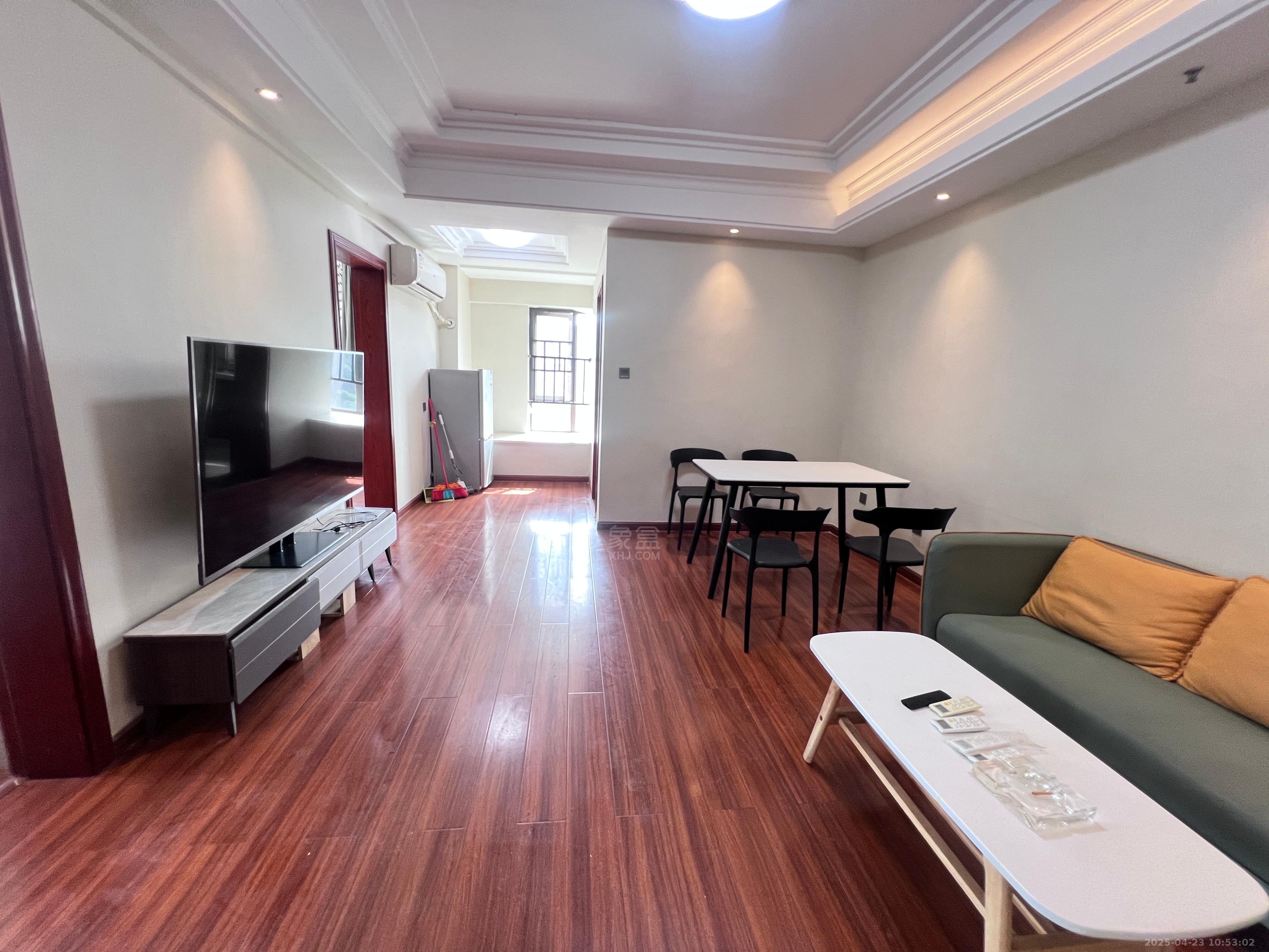 山语云栖 3室2厅1卫 2000.0元/月 山语云栖 3室2厅1卫 2000.0元/月室内图