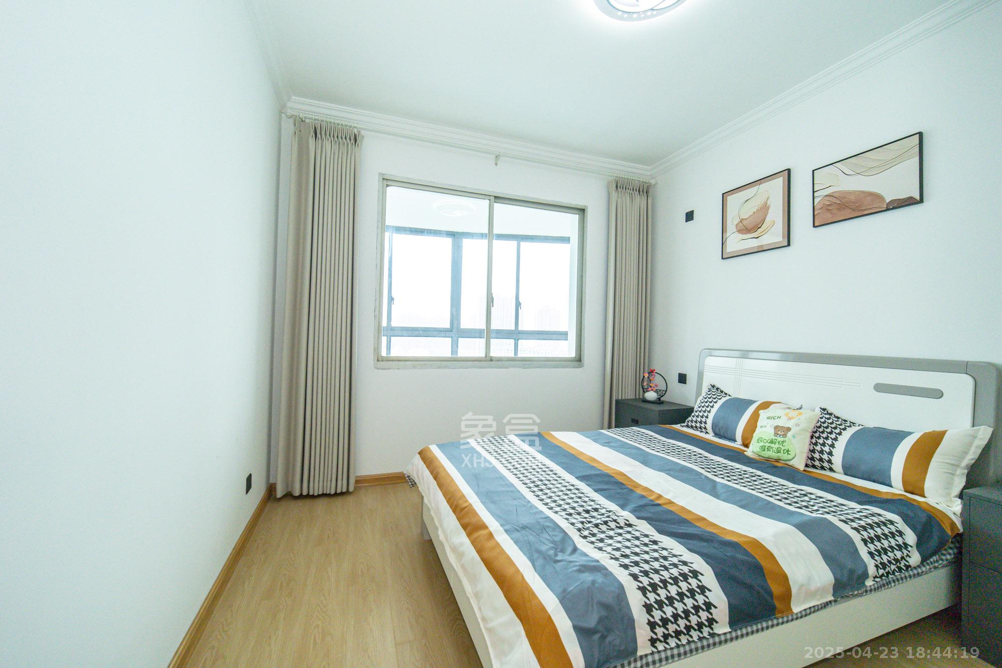 湘绣城 3室2厅2卫 69.8万 湘绣城 3室2厅2卫 69.8万卧室