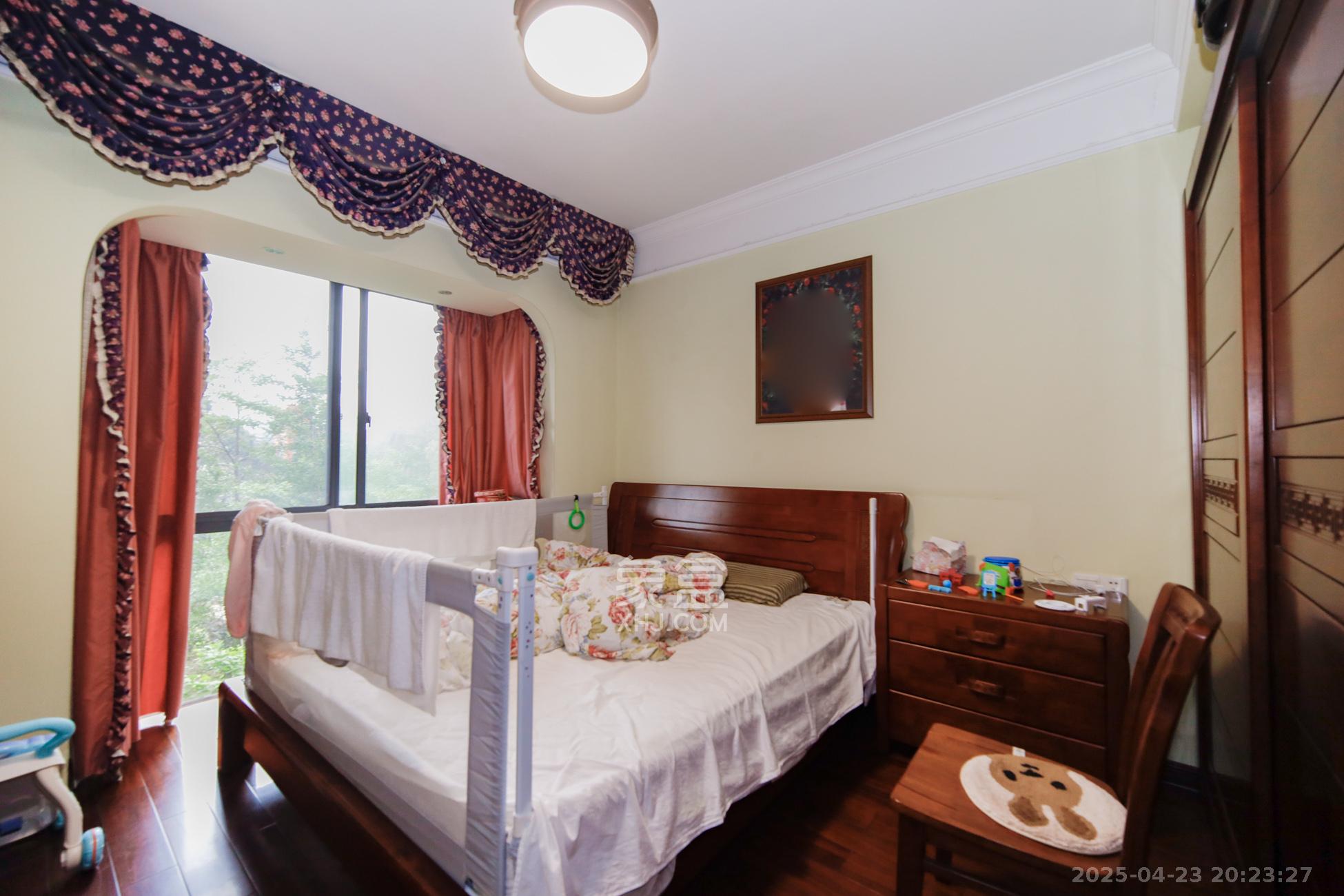 城南故事家园  4室2厅1卫    98.0万卧室