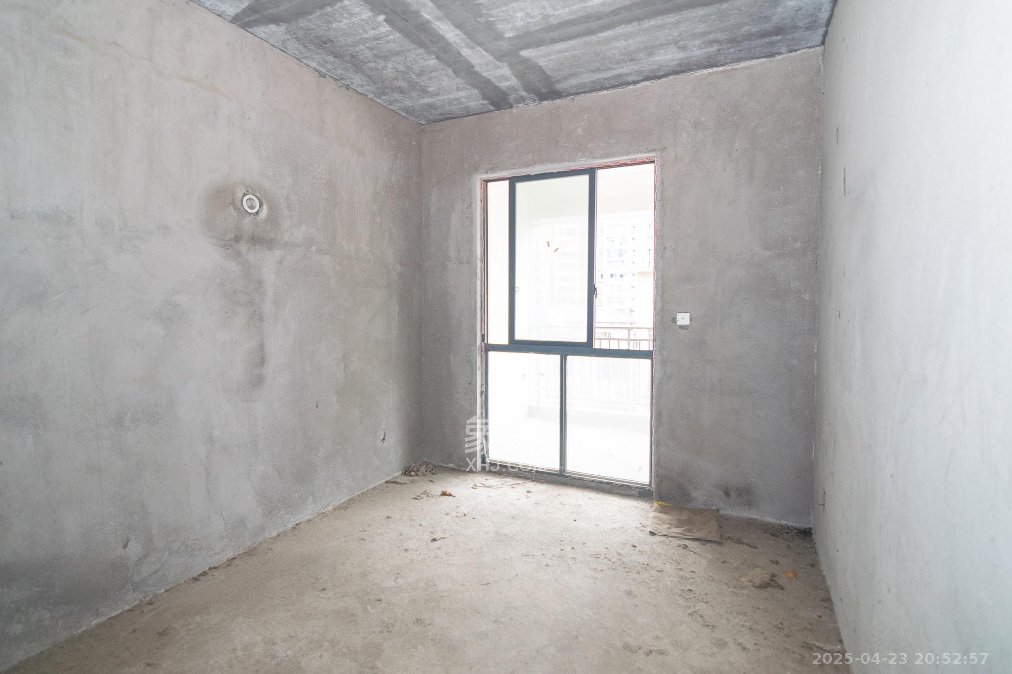 联诚国际城  4室2厅2卫    95.0万卧室