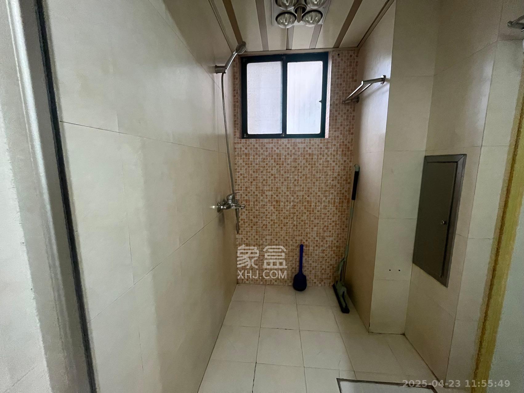 明城公寓 4室2厅2卫 2800.0元/月 明城公寓 4室2厅2卫 2800.0元/月室内图