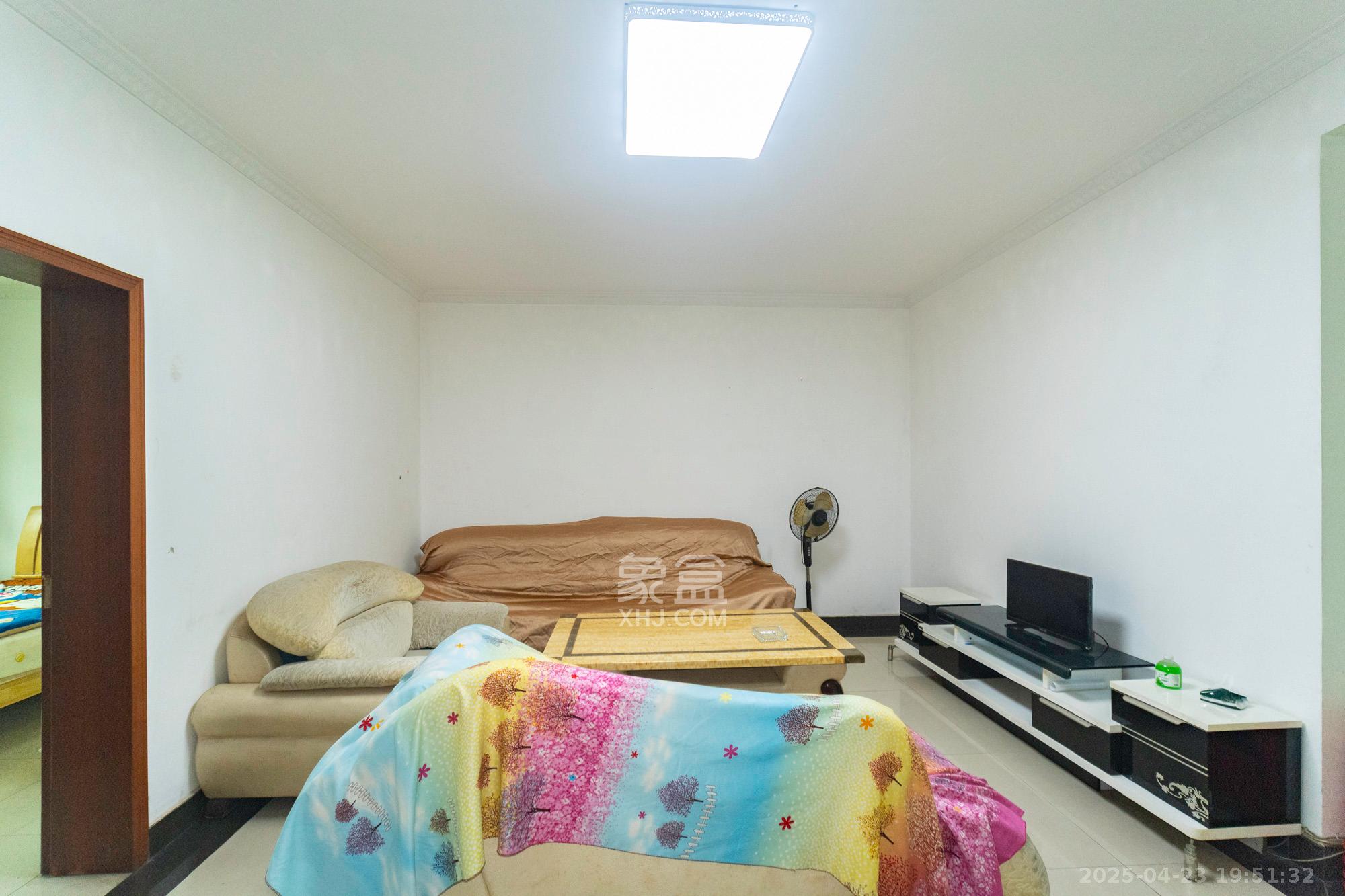 松雅安置小区 3室2厅1卫 46.0万 松雅安置小区 3室2厅1卫 46.0万客厅