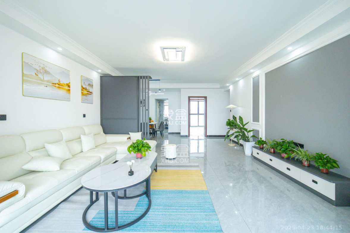 湘绣城 3室2厅2卫 69.8万 湘绣城 3室2厅2卫 69.8万客厅