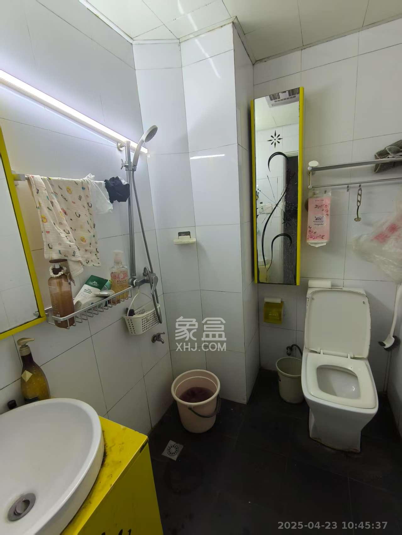 建鑫国际一期 1室0厅1卫 20.0万 建鑫国际一期 1室0厅1卫 20.0万室内图