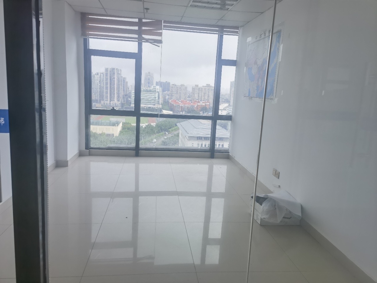 华厦银行(盛达景都商务大厦)  9室2厅0卫   28979.00元/月室内图
