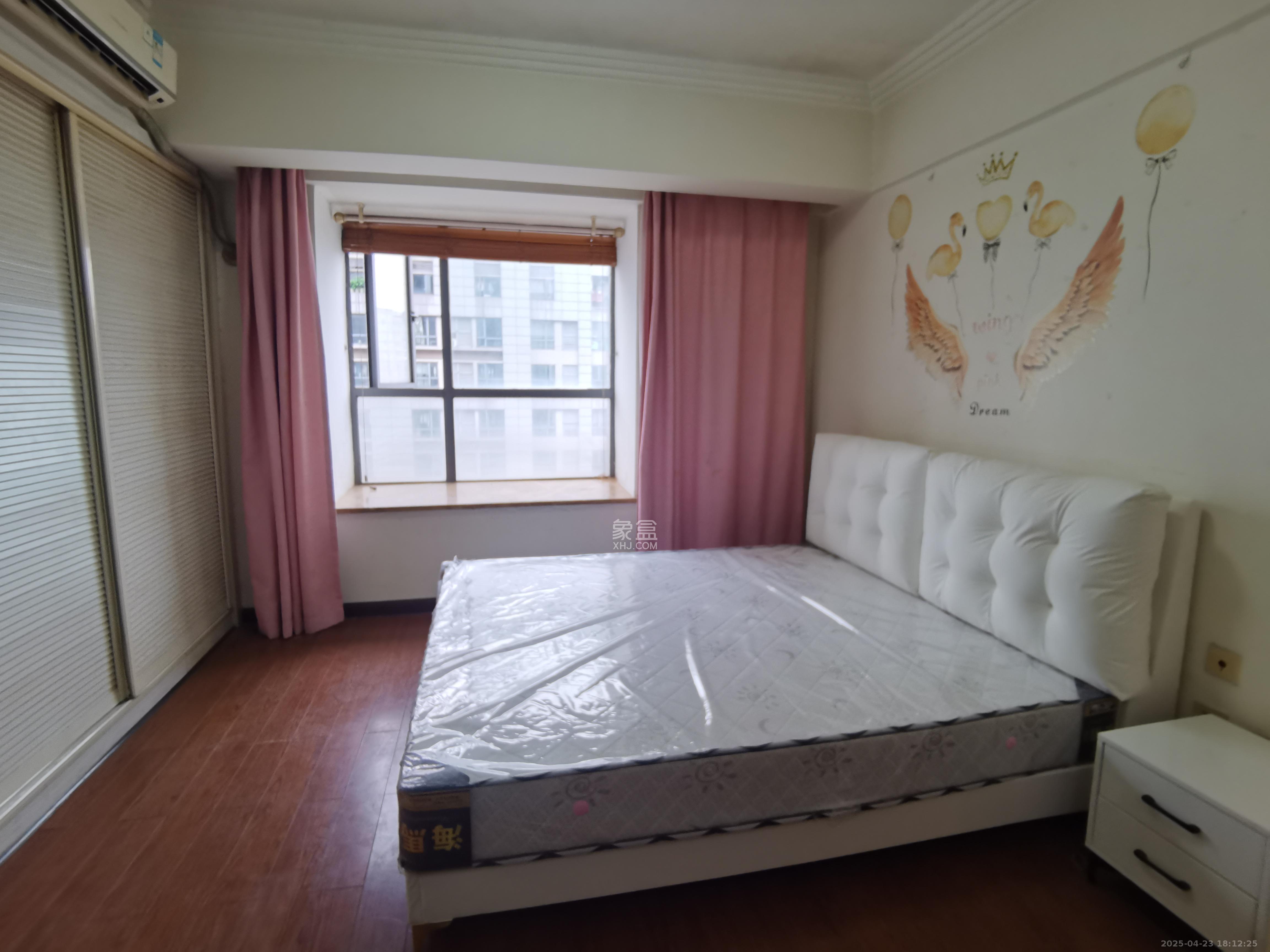 西子一间  1室1厅1卫   1600.00元/月室内图