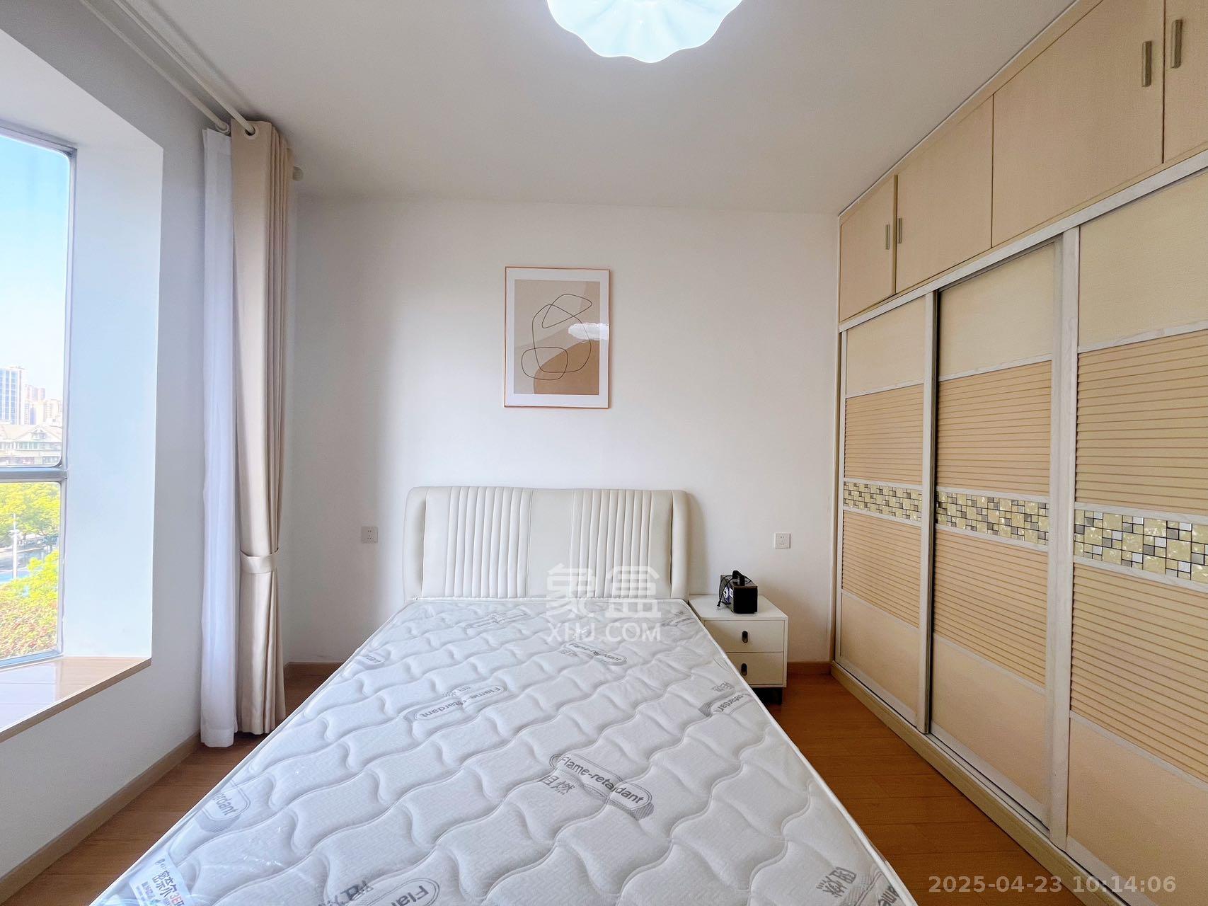 怡人园小区 4室2厅2卫 5500.0元/月 怡人园小区 4室2厅2卫 5500.0元/月室内图