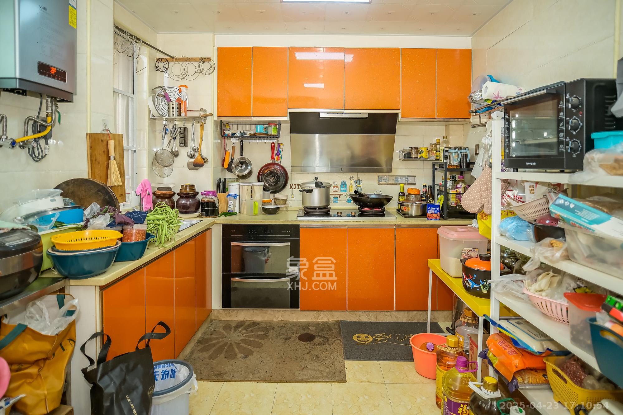 保利香槟国际 3室2厅1卫 73.8万 保利香槟国际 3室2厅1卫 73.8万厨房