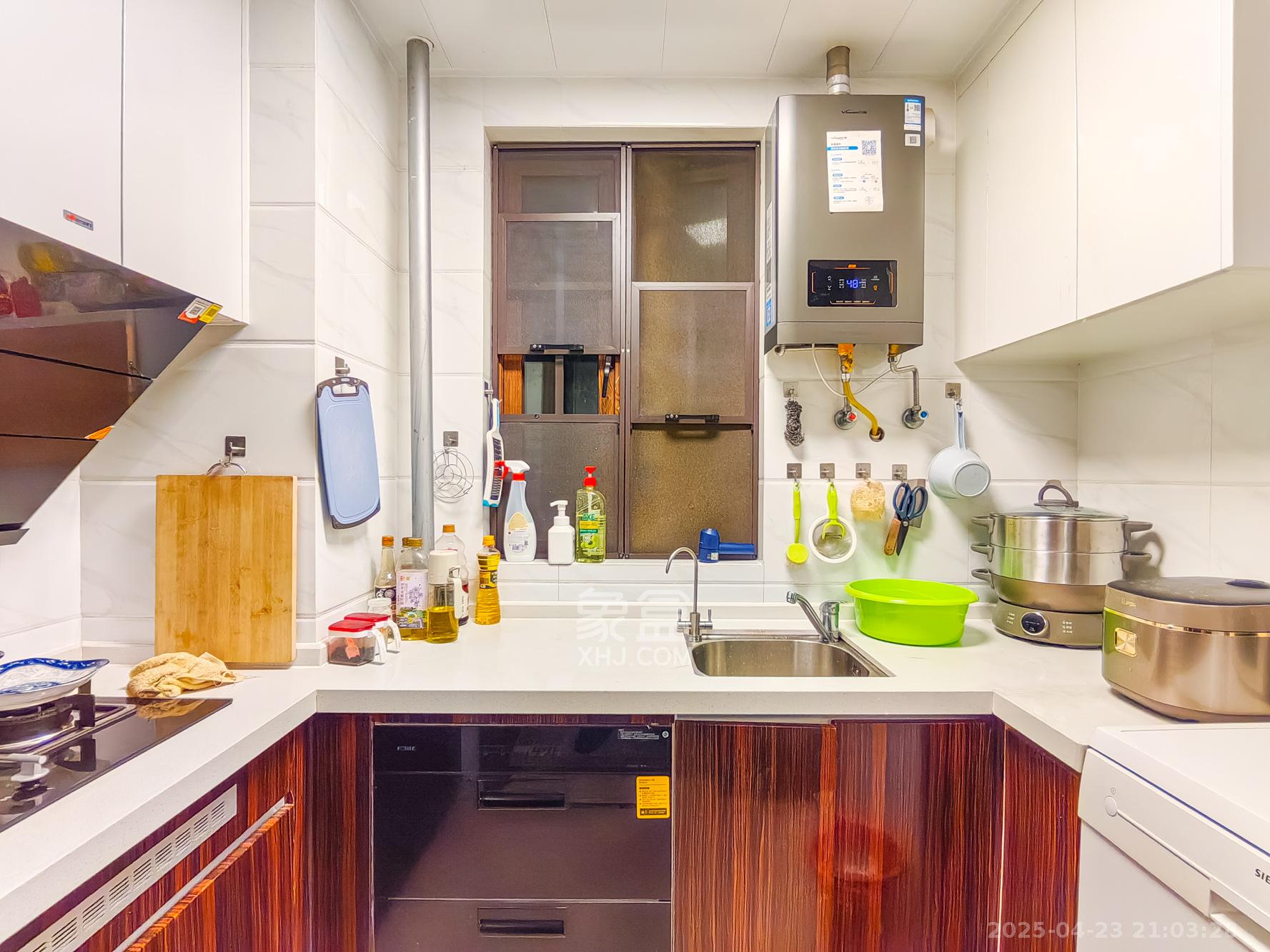 碧桂园翘楚棠 3室2厅1卫 70.0万 碧桂园翘楚棠 3室2厅1卫 70.0万厨房