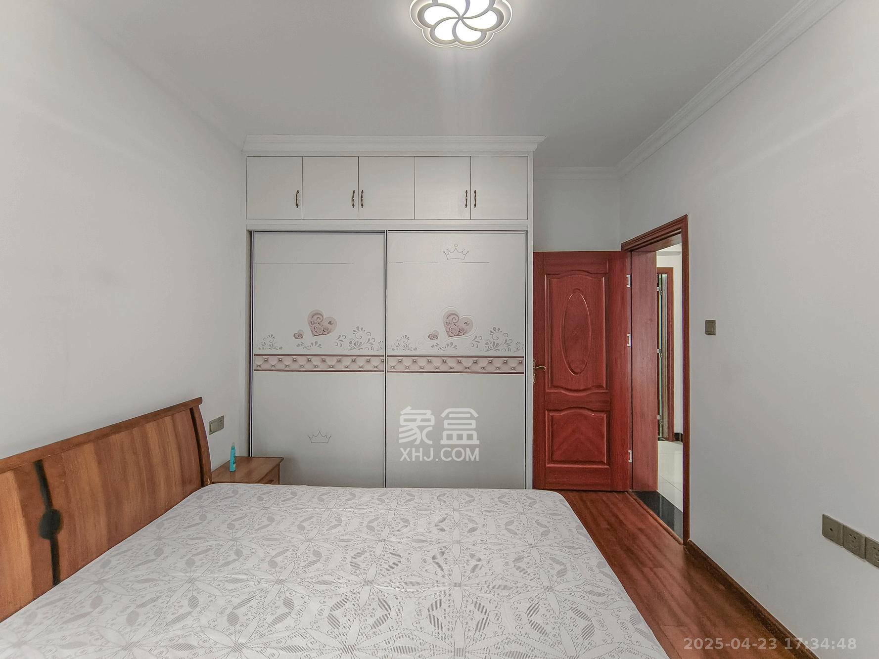 花样年华  3室2厅1卫    55.8万 花样年华  3室2厅1卫    55.8万卧室