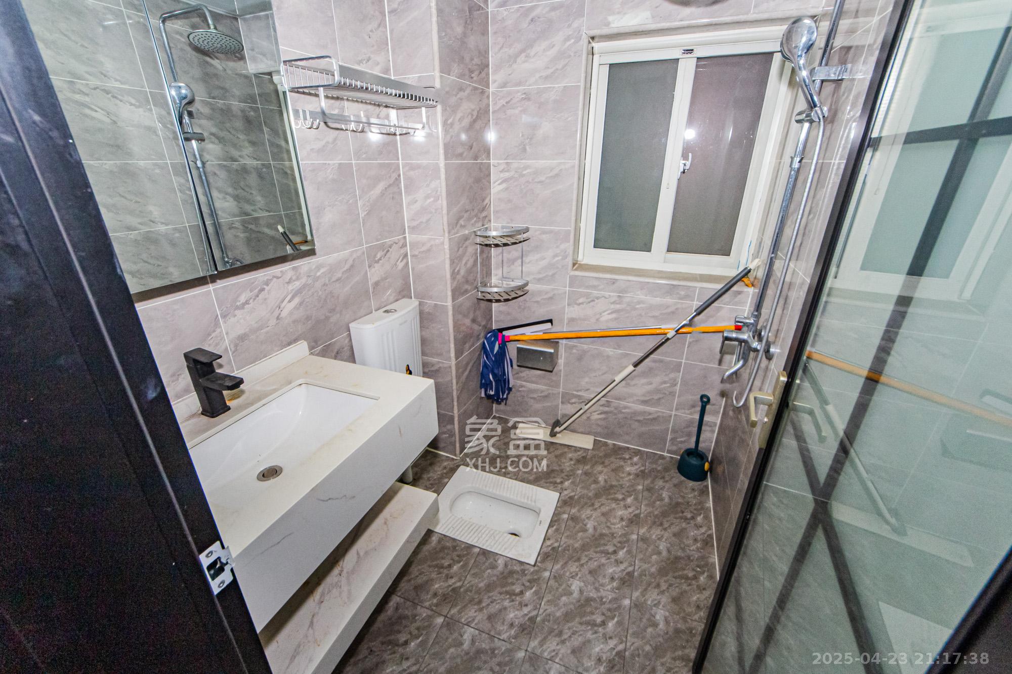 北辰三角洲E7区 3室2厅2卫 142.0万 北辰三角洲E7区 3室2厅2卫 142.0万卫生间