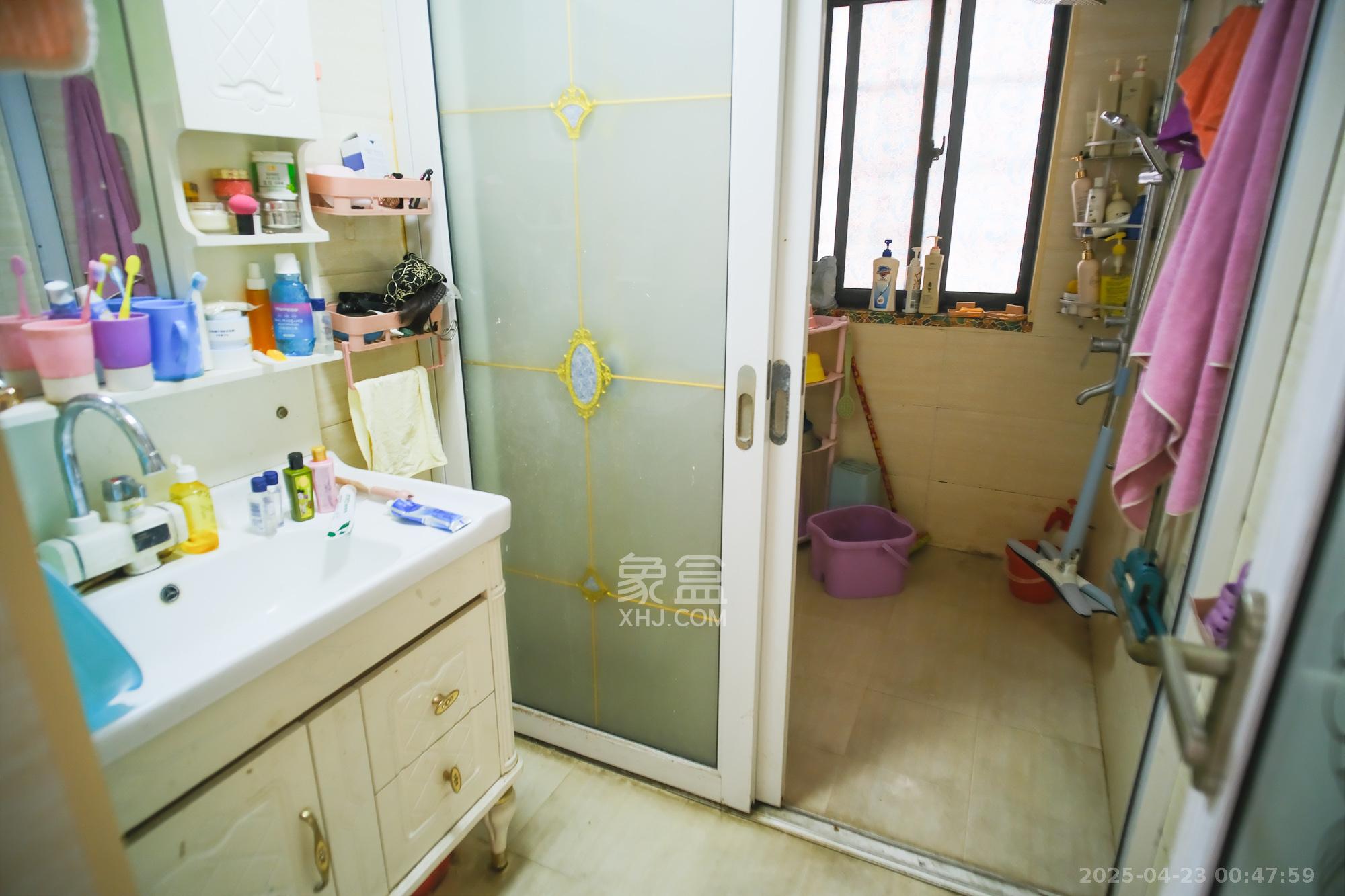 丰源国际  3室2厅1卫   70.00万卫生间