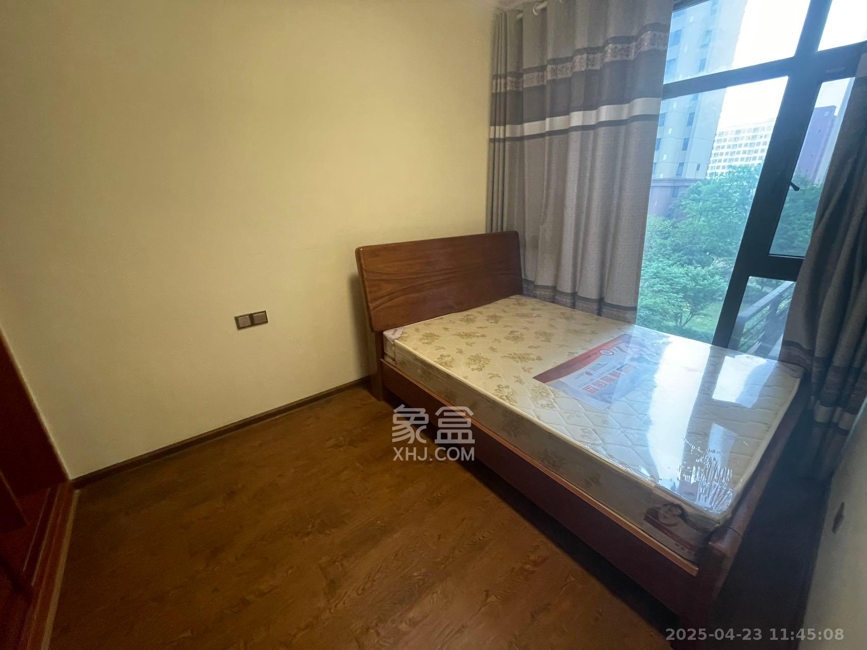 中建信和城  1室2厅1卫   2300.00元/月室内图