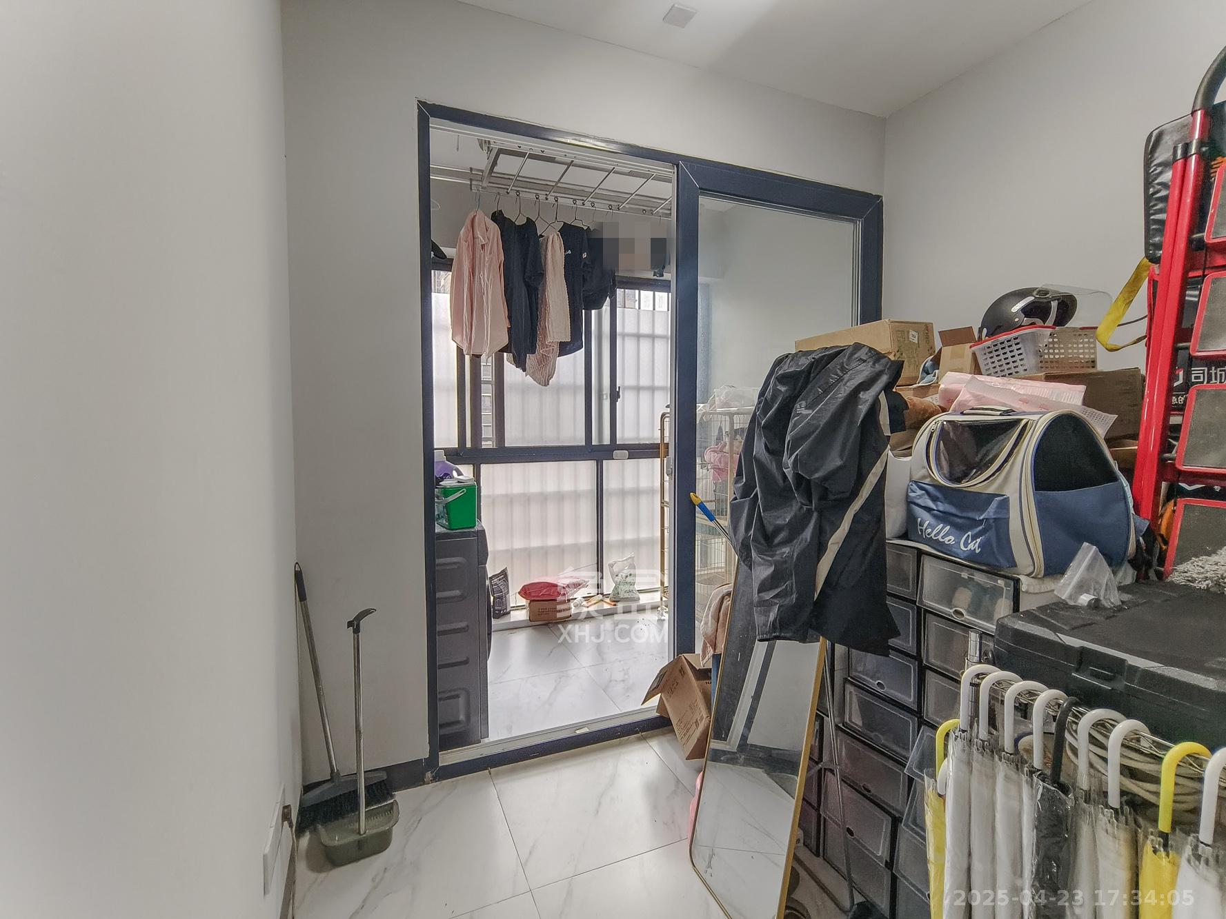 山水湾  4室2厅2卫    78.8万 山水湾  4室2厅2卫    78.8万卧室