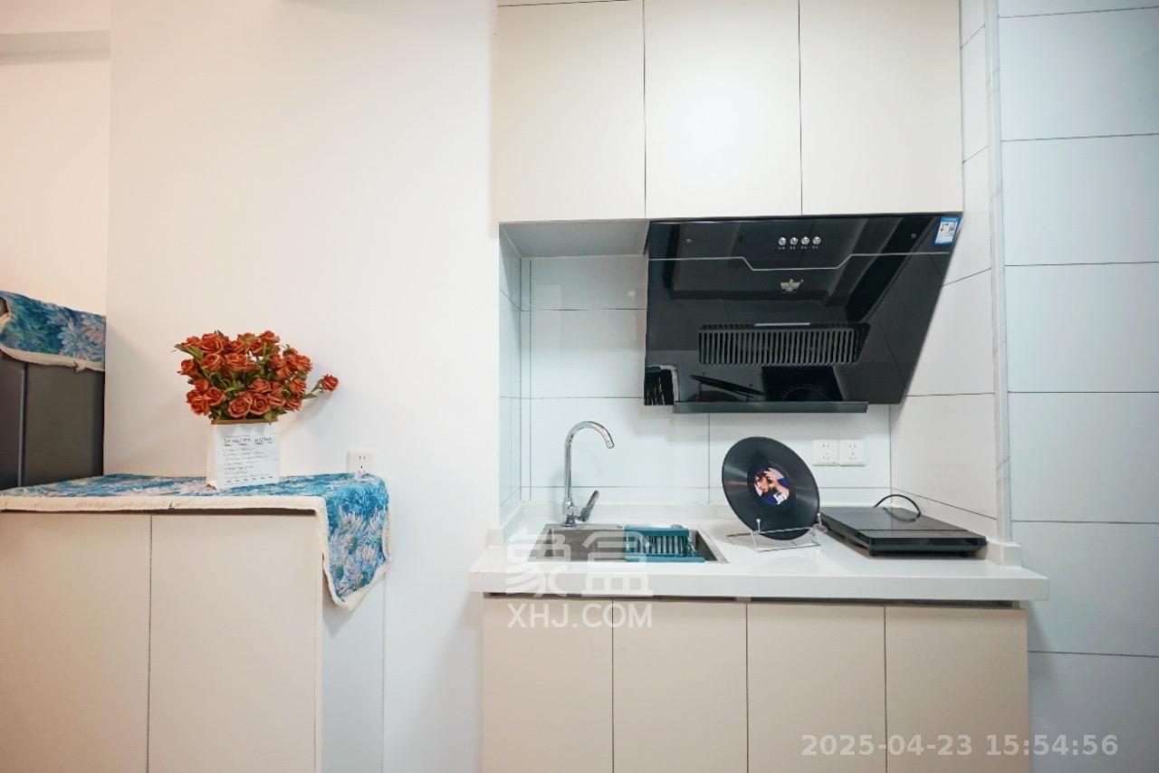 臻园 1室0厅0卫 1800.0元/月 臻园 1室0厅0卫 1800.0元/月室内图