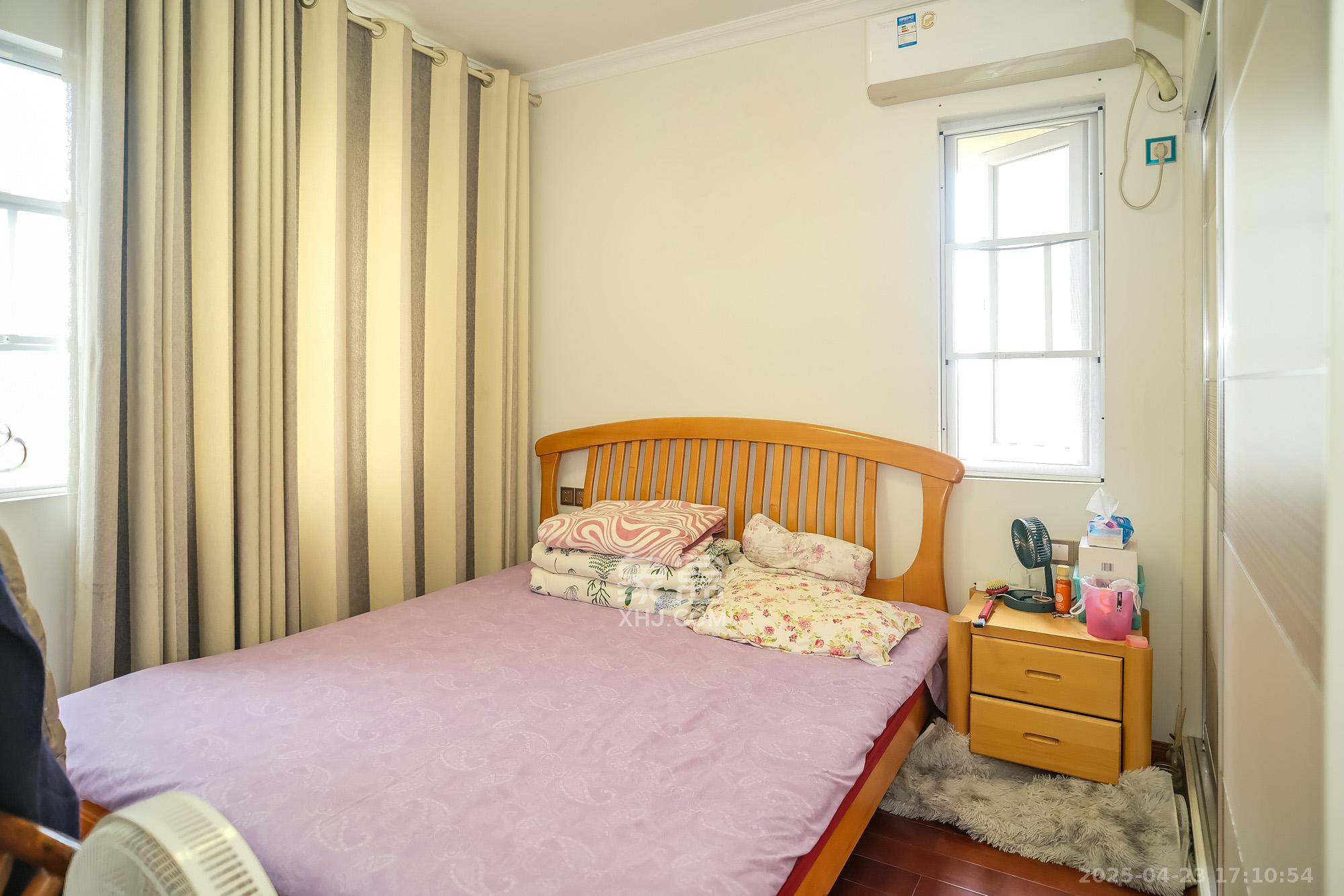 保利香槟国际 3室2厅1卫 73.8万 保利香槟国际 3室2厅1卫 73.8万卧室