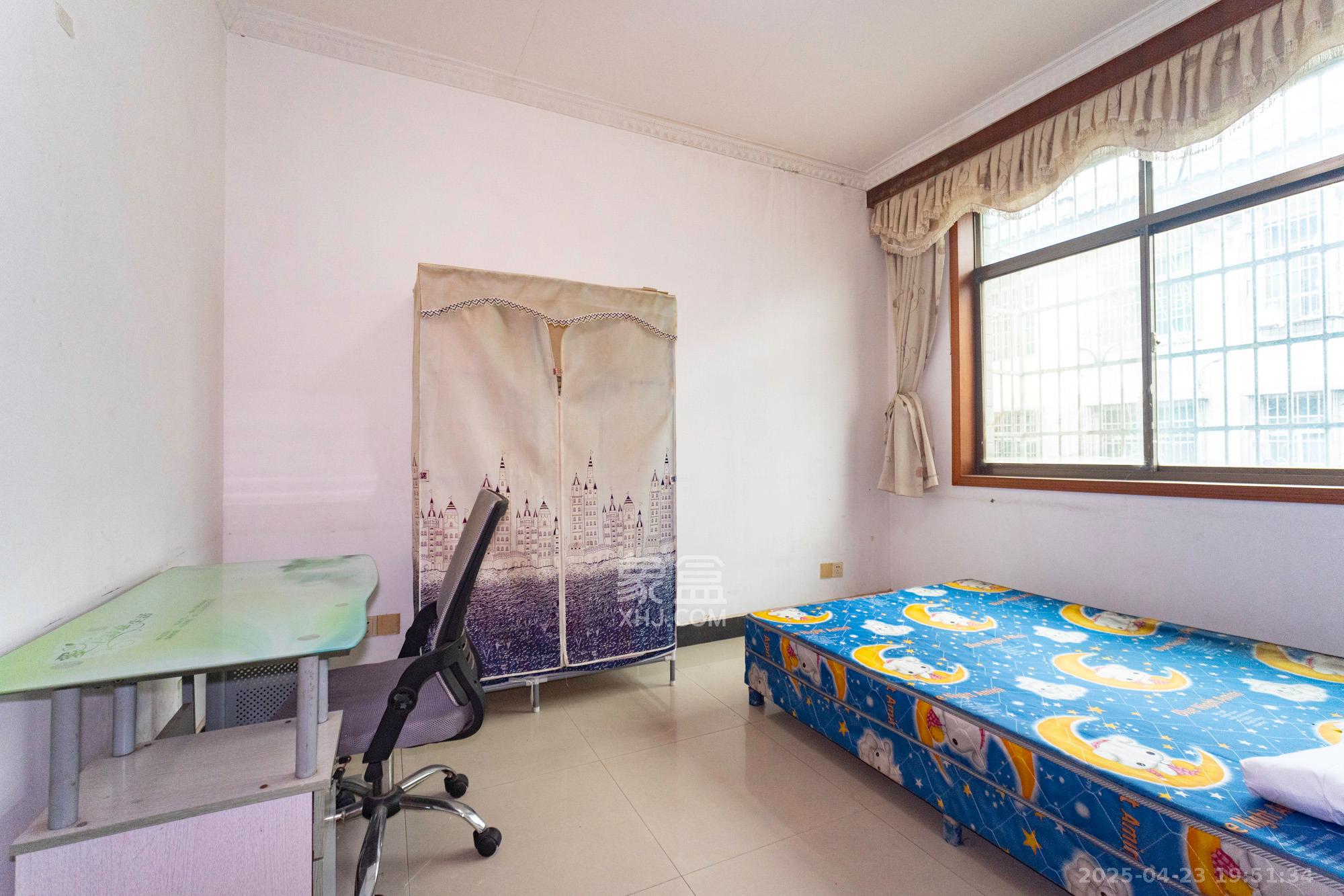 松雅安置小区 3室2厅1卫 46.0万 松雅安置小区 3室2厅1卫 46.0万卧室