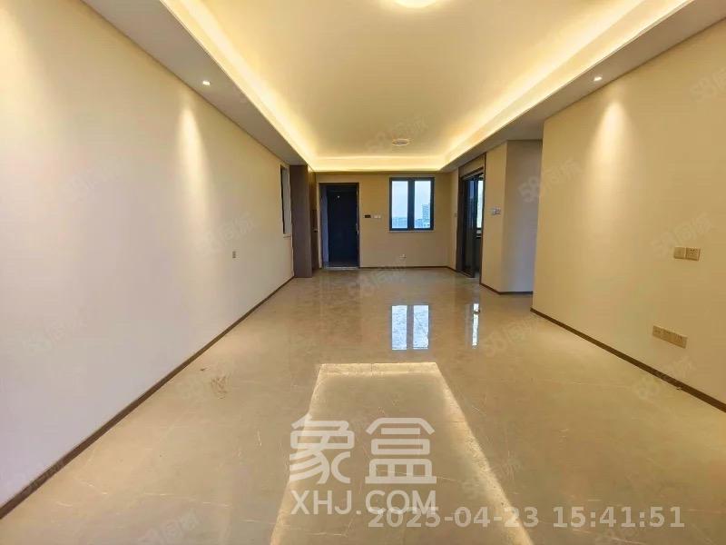 龙湖春江天曜一期  4室2厅2卫   4500.00元/月室内图