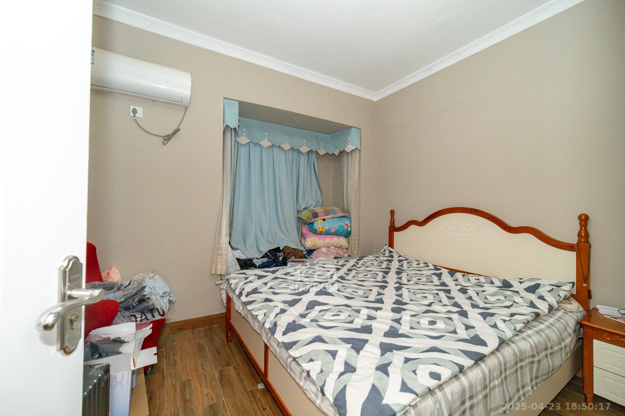 楚天世纪城西苑 3室2厅2卫 79.8万 楚天世纪城西苑 3室2厅2卫 79.8万卧室