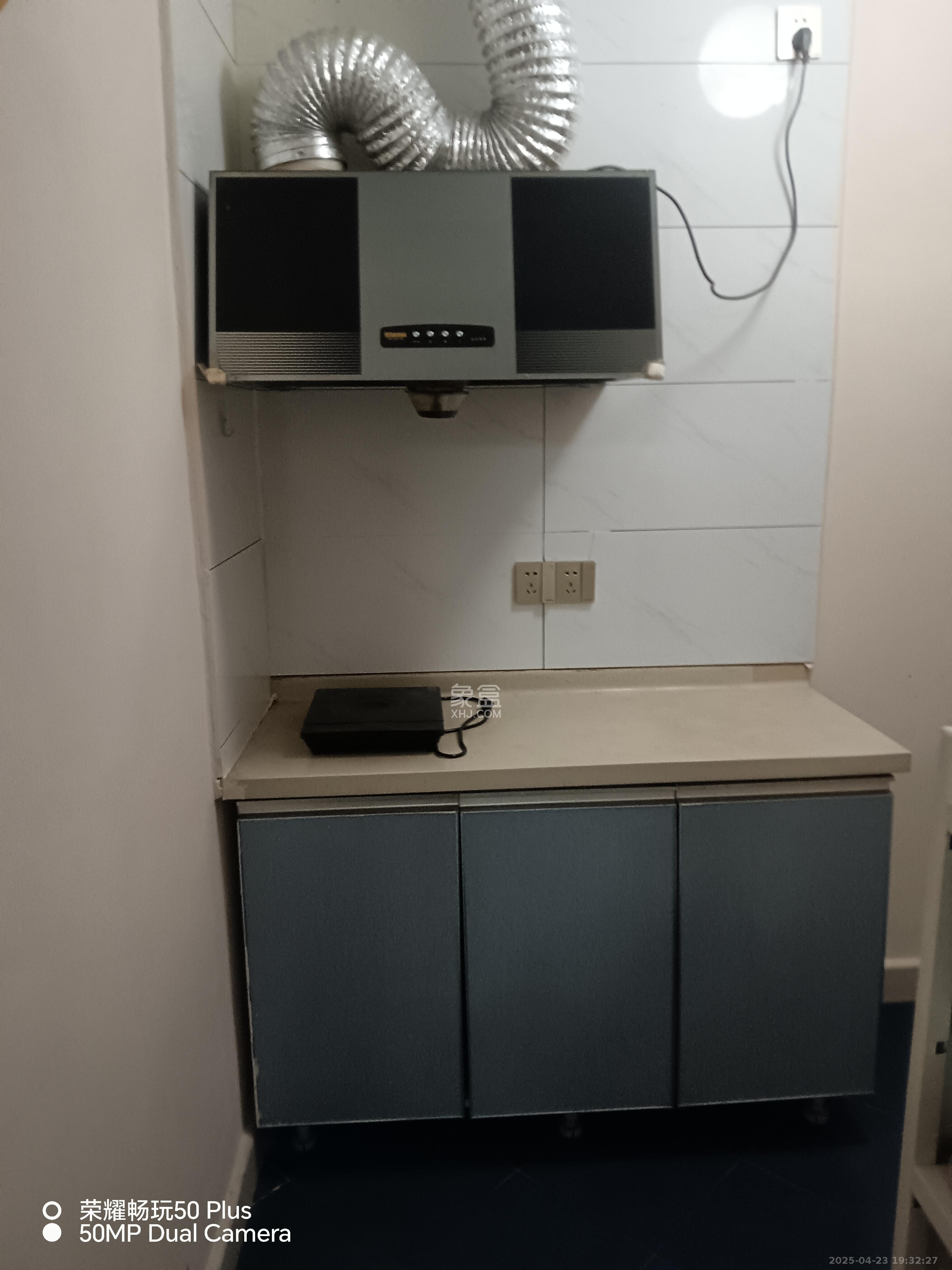 上城星座 1室1厅1卫 2500.0元/月 上城星座 1室1厅1卫 2500.0元/月室内图