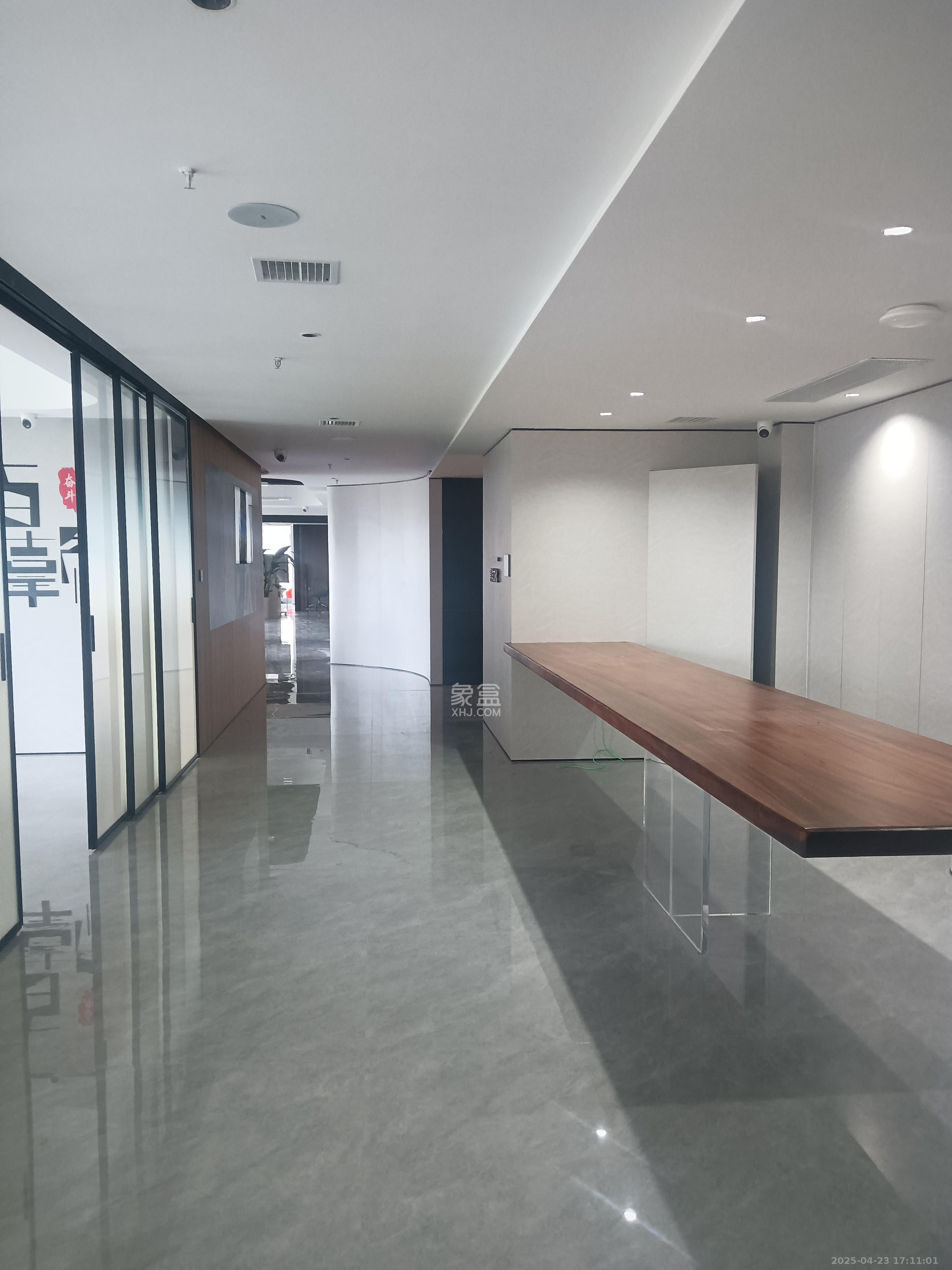 中建嘉和城  1室1厅1卫   2500.00元/月室内图