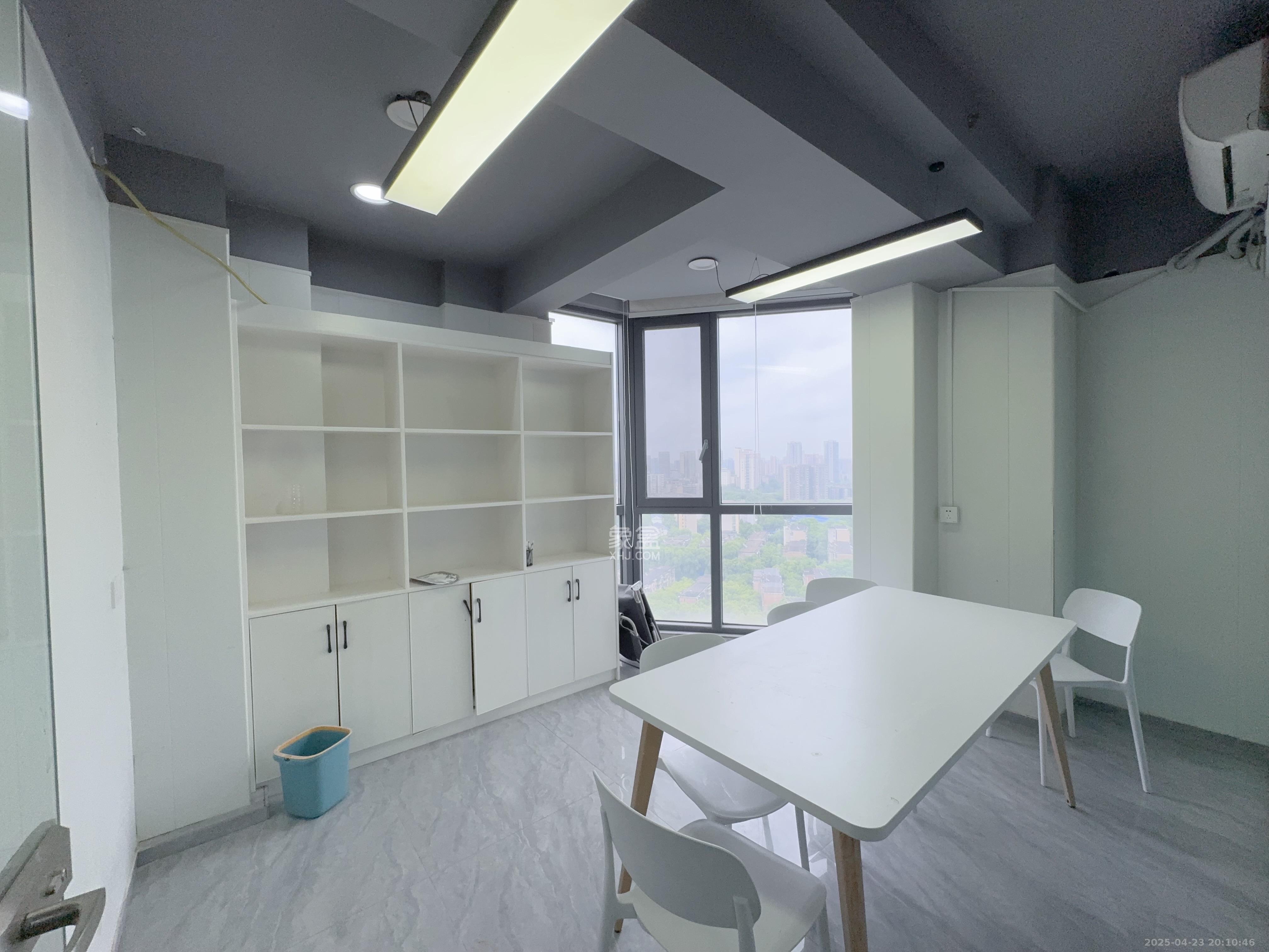 中云公寓 5室2厅1卫 5000.0元/月 中云公寓 5室2厅1卫 5000.0元/月室内图