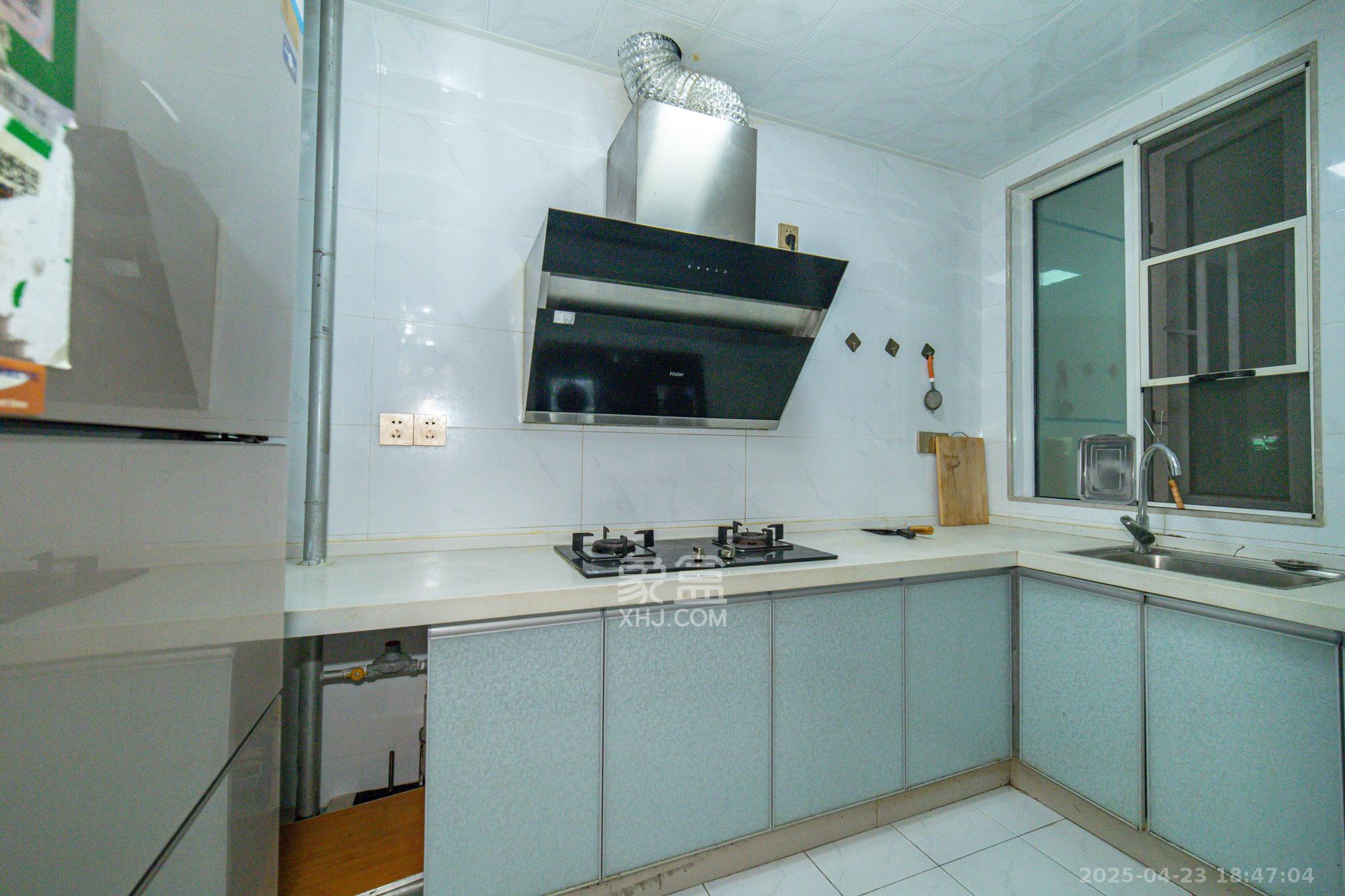 金科时代中心 4室2厅2卫 110.0万 金科时代中心 4室2厅2卫 110.0万厨房