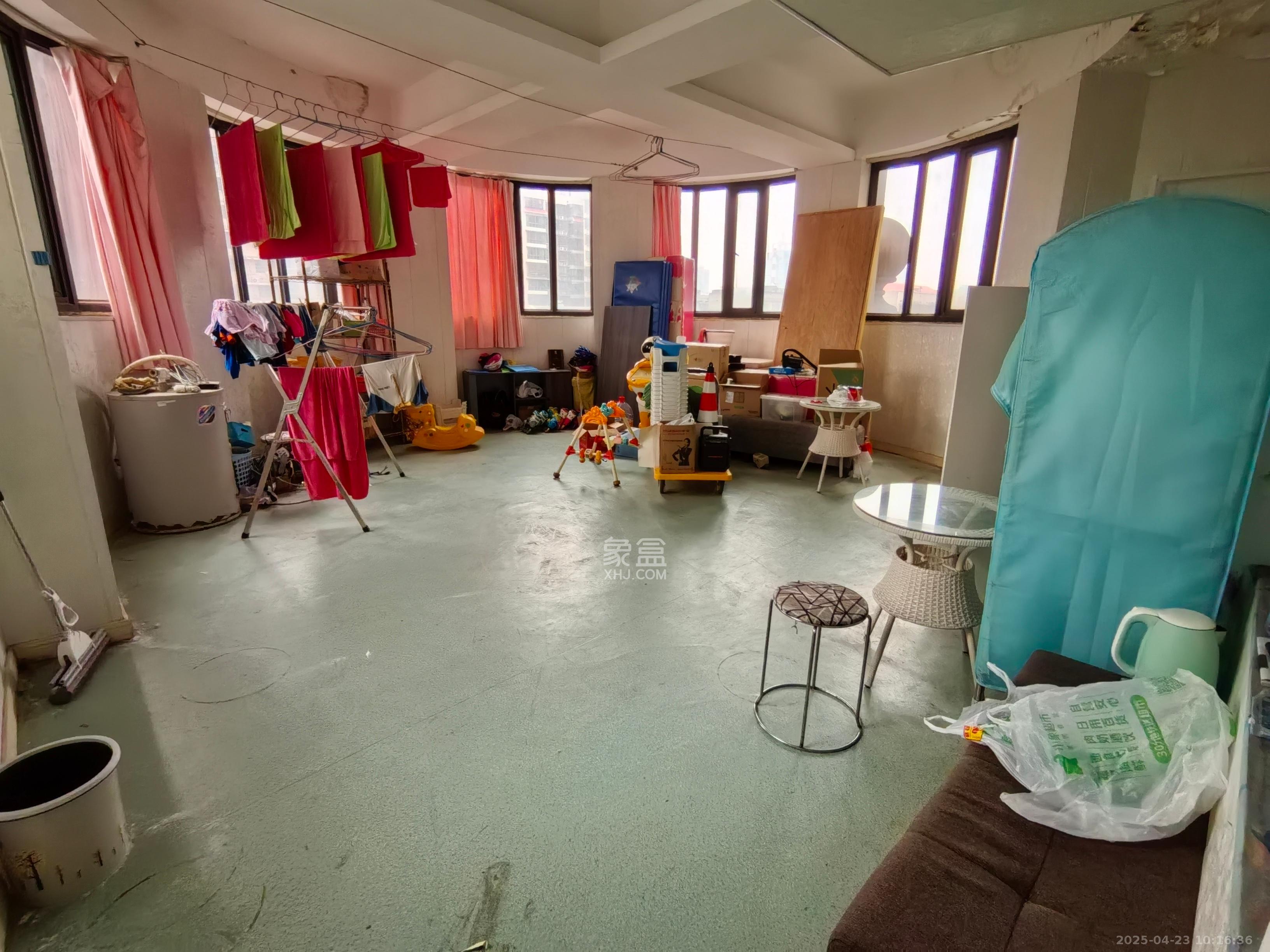 阳光锦城  1室1厅1卫    4000.0元/月室内图