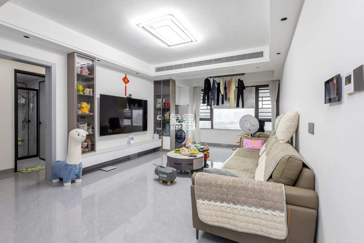 新城恒伟汇隽风华 3室1厅2卫 88.0万 新城恒伟汇隽风华 3室1厅2卫 88.0万客厅