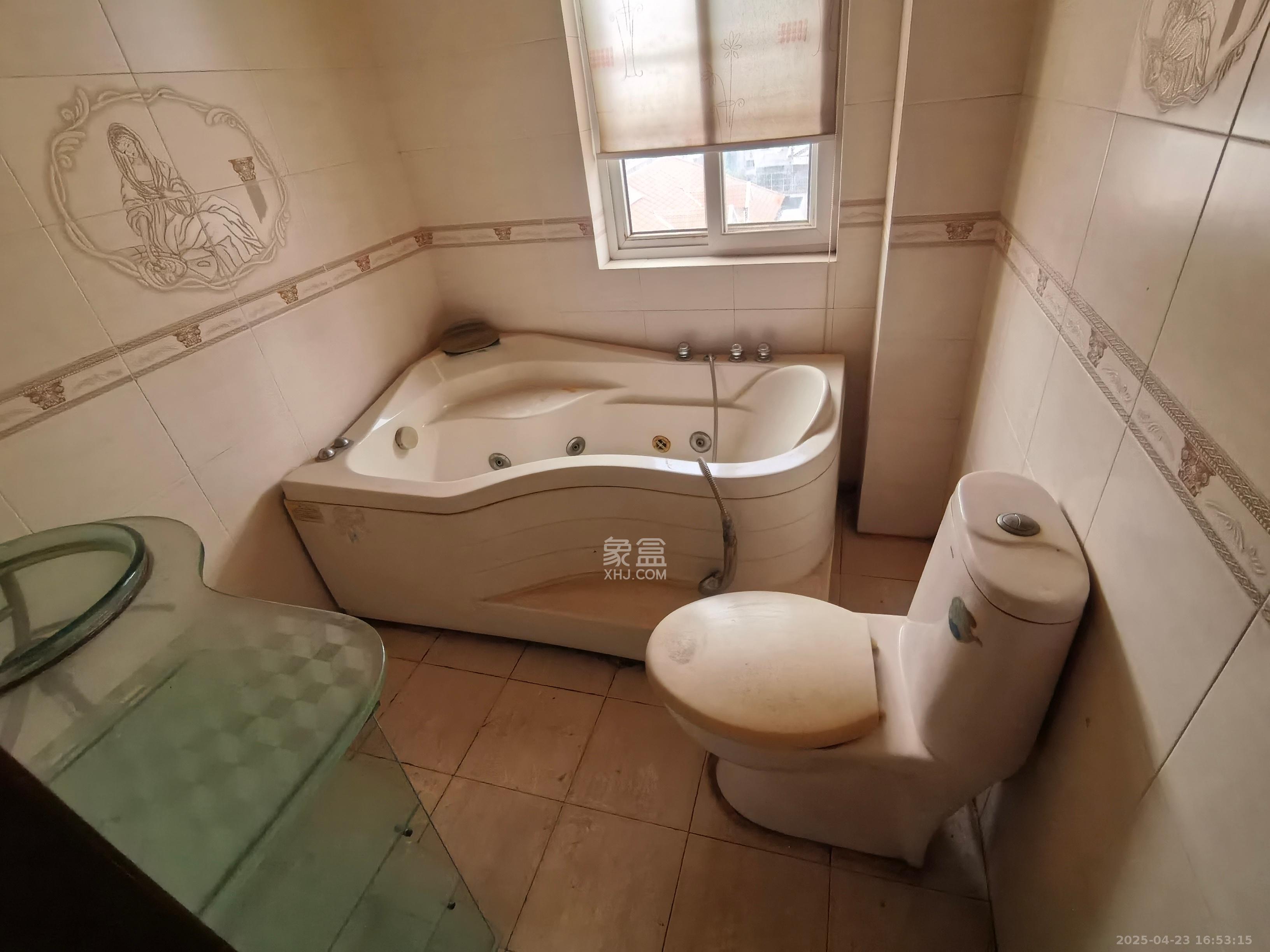 天心丽城 4室2厅1卫 2700.0元/月 天心丽城 4室2厅1卫 2700.0元/月室内图