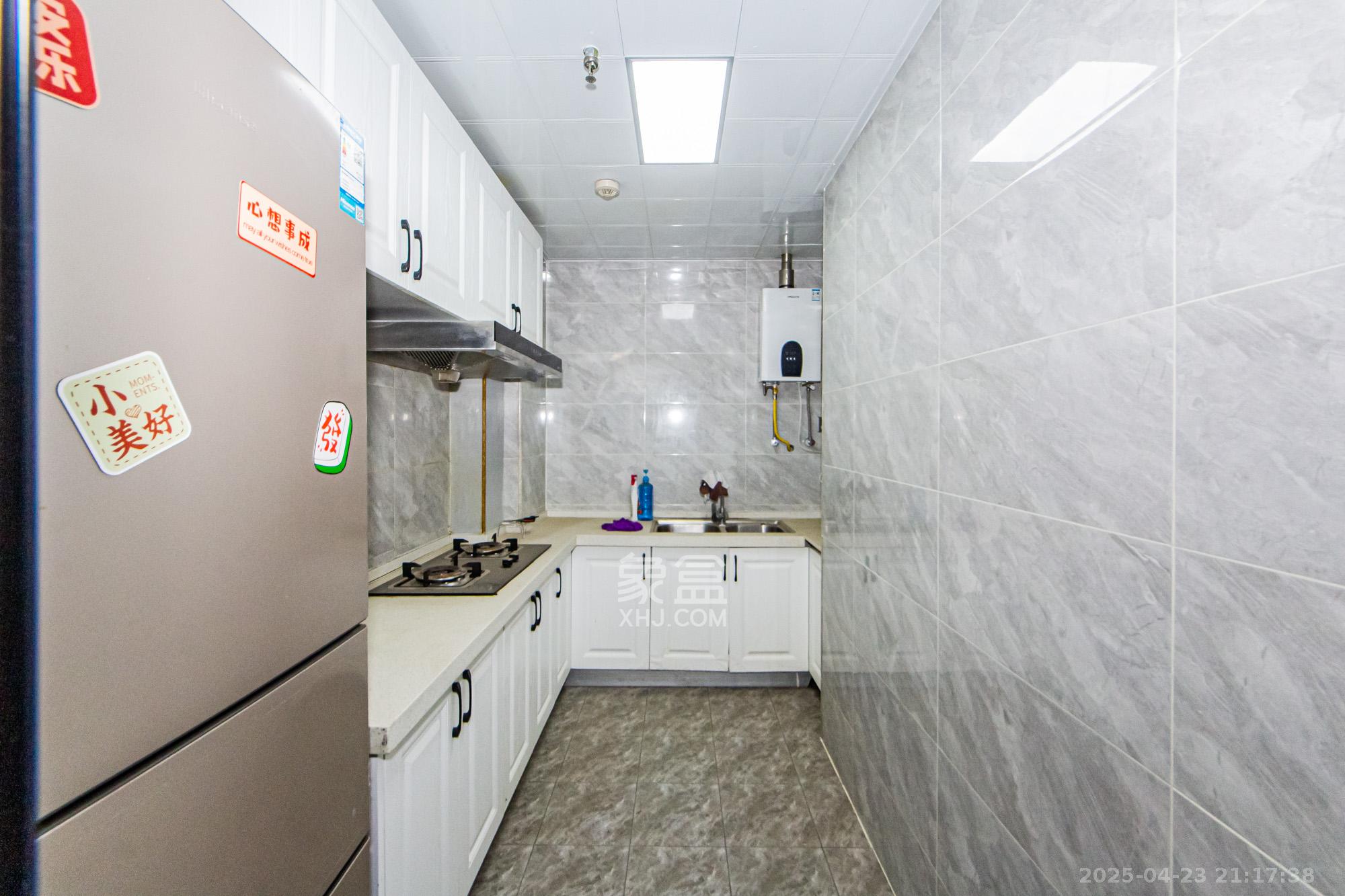 北辰三角洲E7区 3室2厅2卫 142.0万 北辰三角洲E7区 3室2厅2卫 142.0万厨房