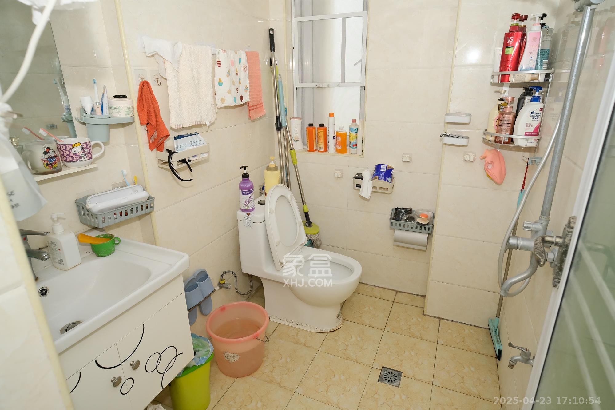 保利香槟国际 3室2厅1卫 73.8万 保利香槟国际 3室2厅1卫 73.8万卫生间