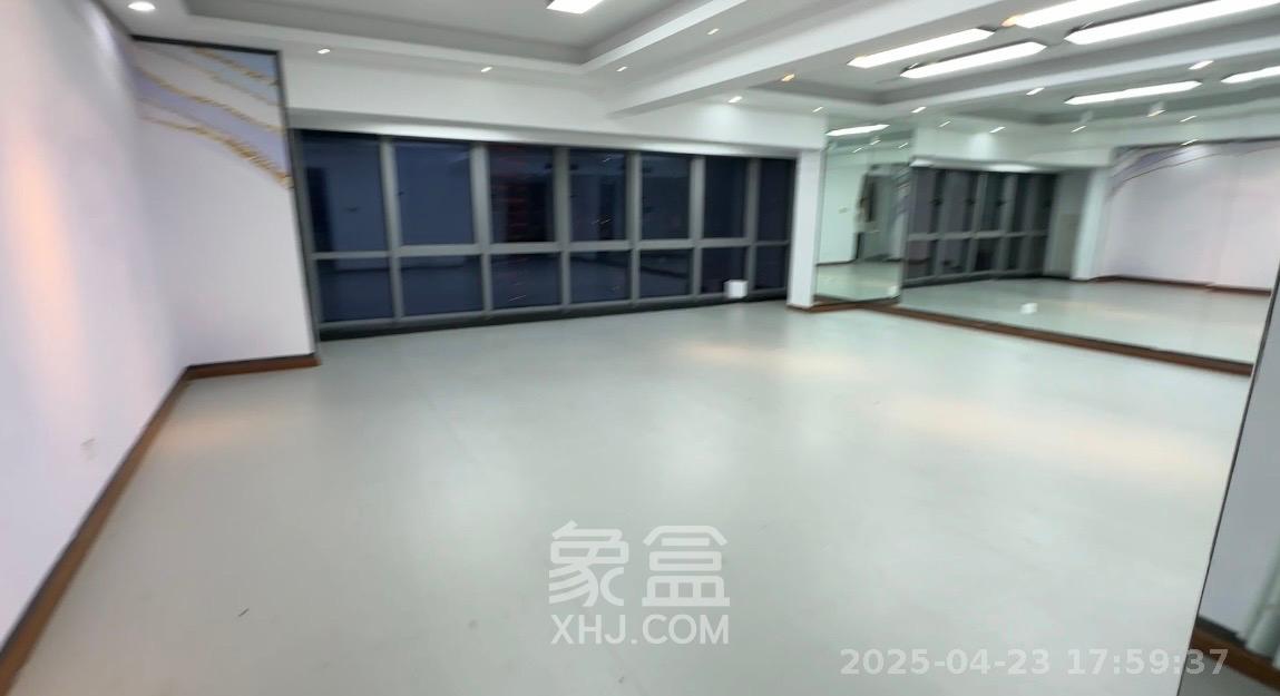 保利国际广场  1室1厅1卫    5000.0元/月 保利国际广场  1室1厅1卫    5000.0元/月室内图