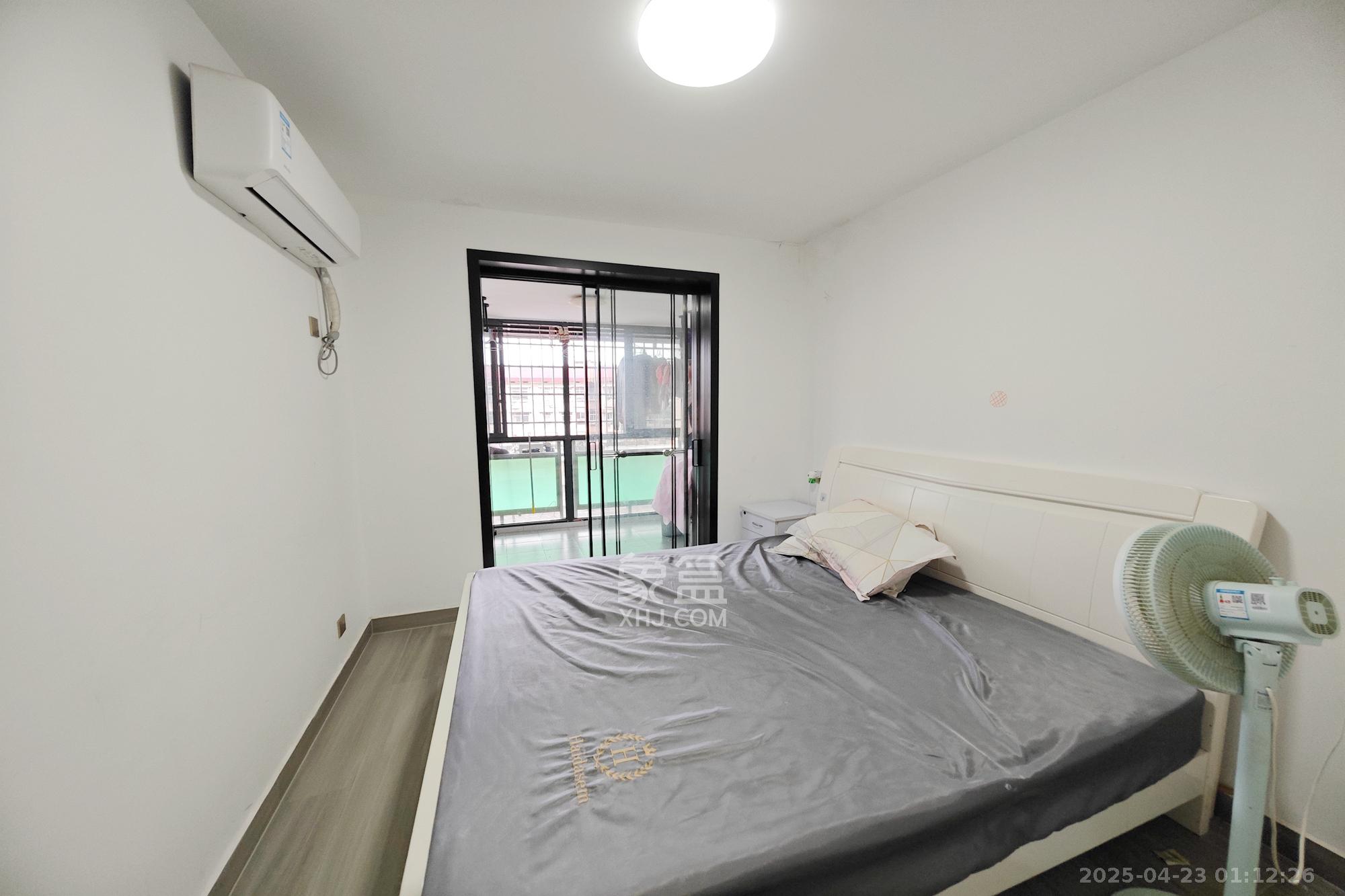 鸿景苑 3室2厅2卫 69.0万 鸿景苑 3室2厅2卫 69.0万卧室