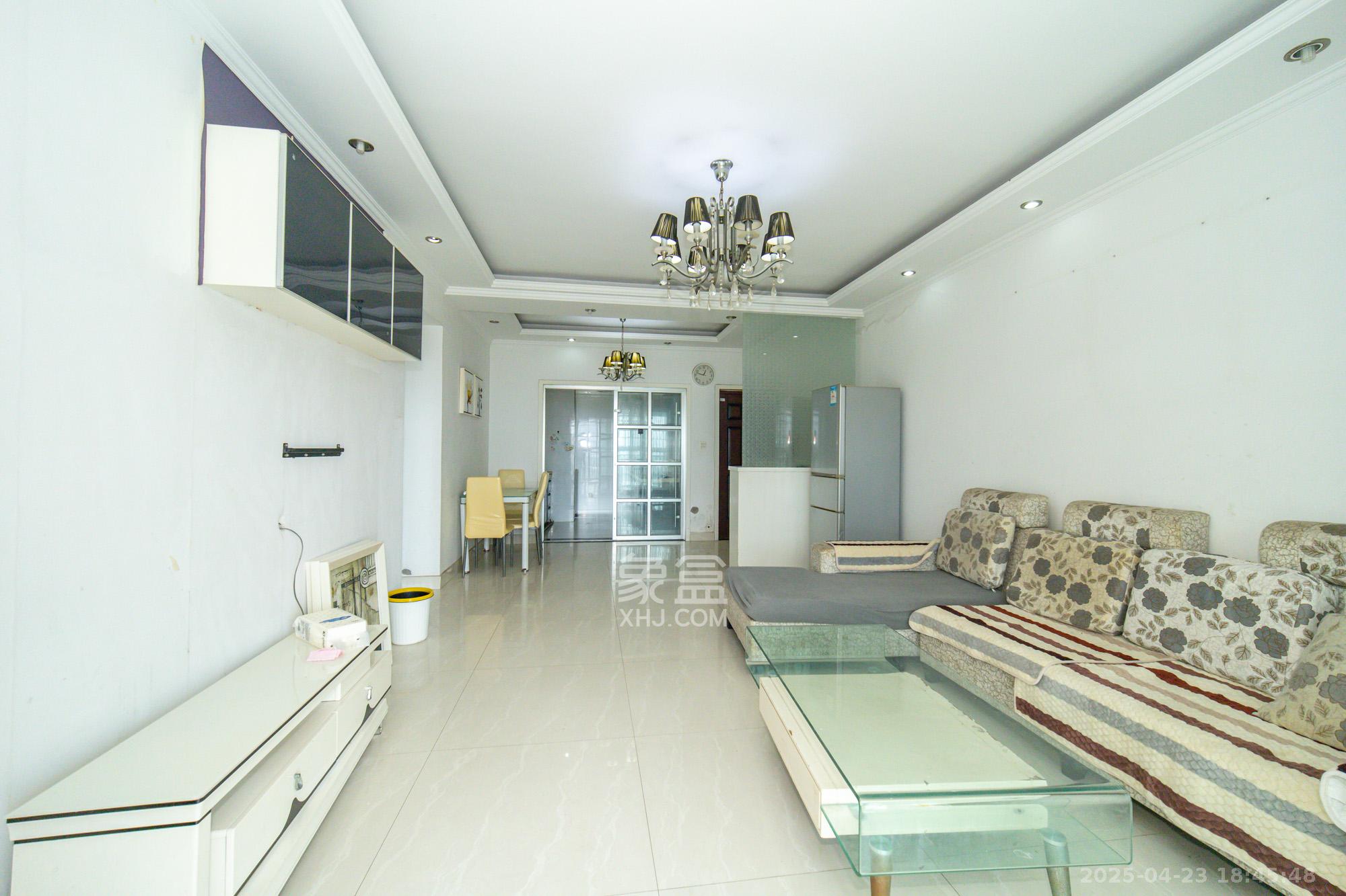 紫晶城  3室2厅2卫    86.0万 紫晶城  3室2厅2卫    86.0万客厅