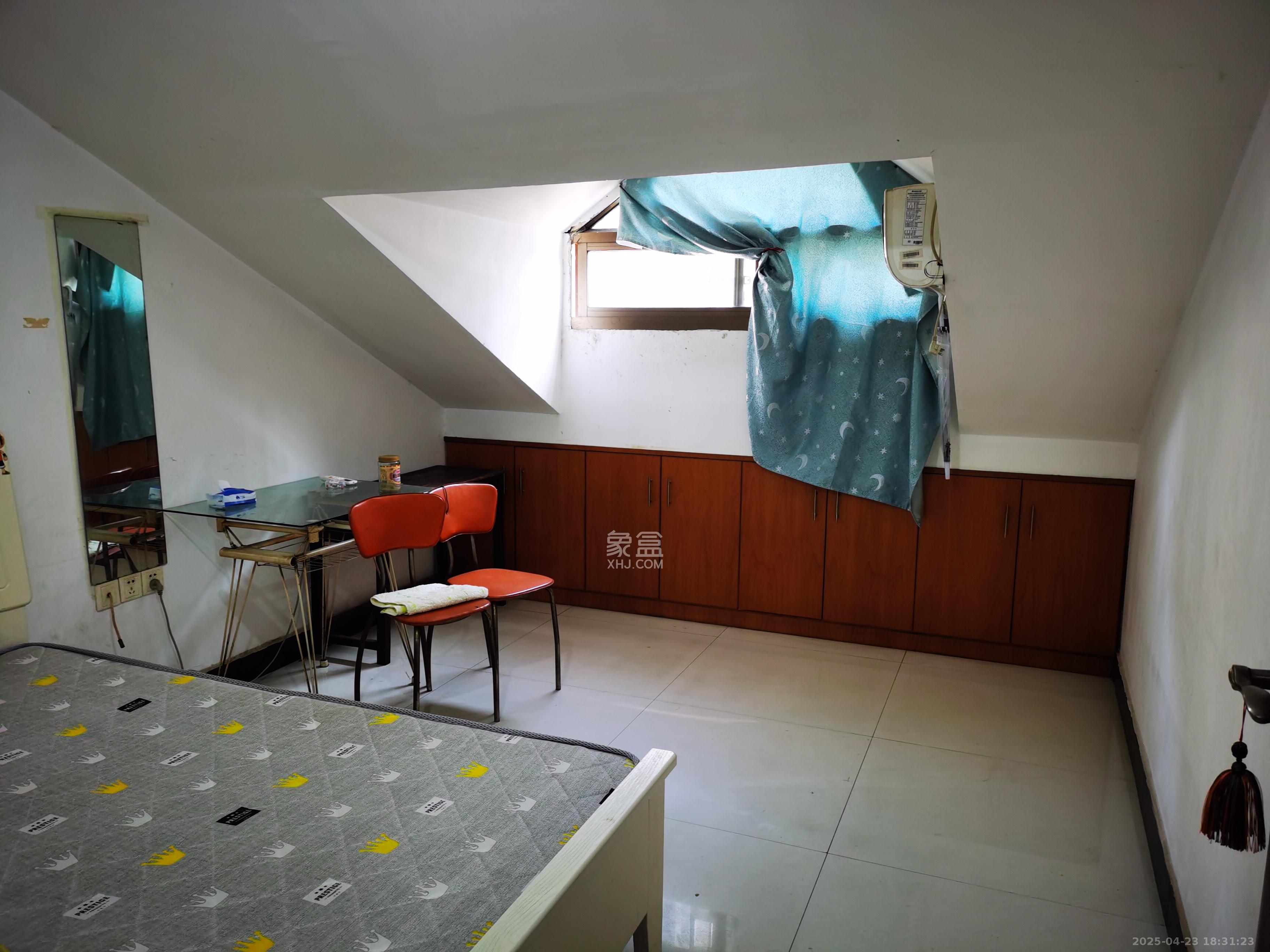 花桥钢材市场(花桥小区) 1室1厅1卫 800.0元/月 花桥钢材市场(花桥小区) 1室1厅1卫 800.0元/月室内图