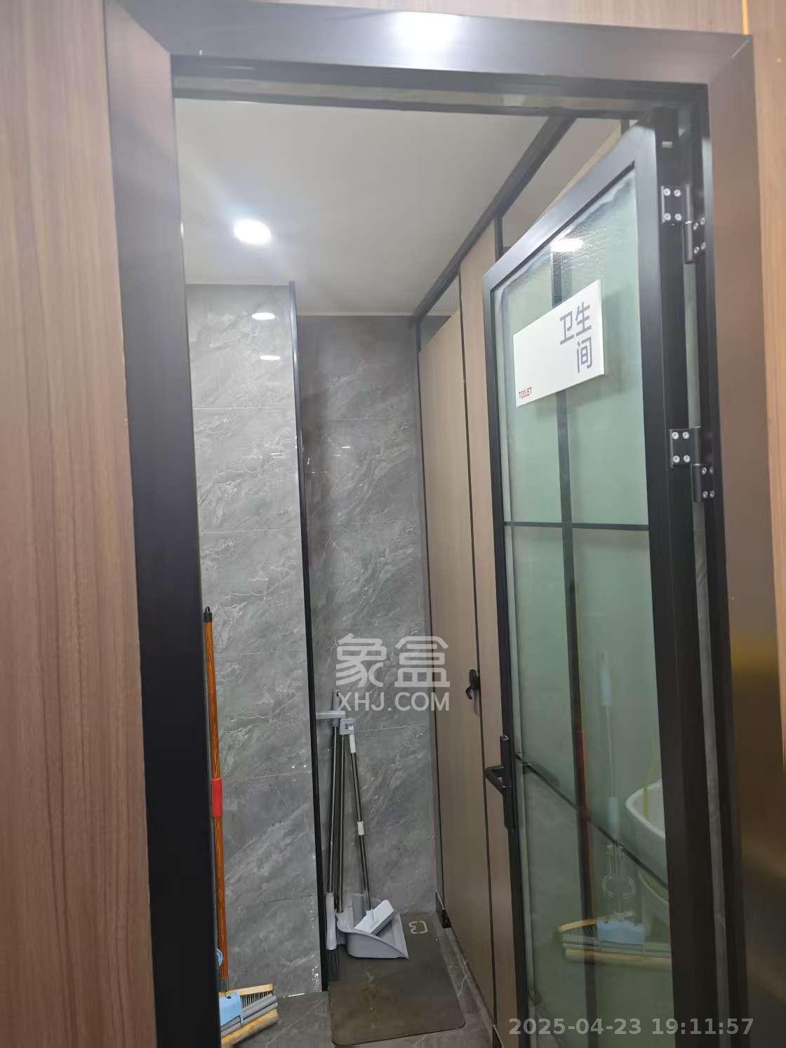 北辰三角洲B1E1区  4室2厅1卫   11200.00元/月室内图