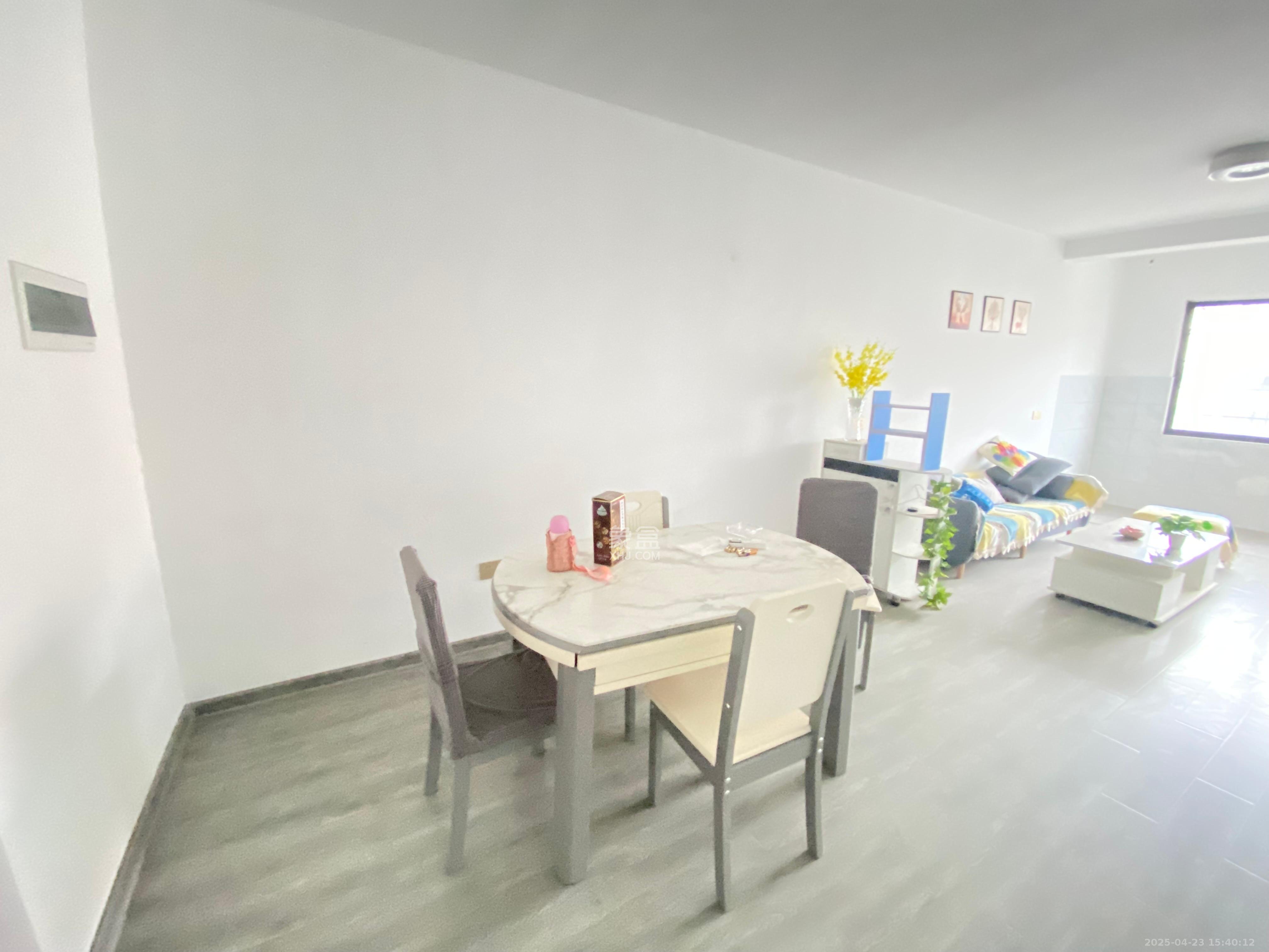 学府雅苑 3室2厅2卫 1150.0元/月 学府雅苑 3室2厅2卫 1150.0元/月室内图