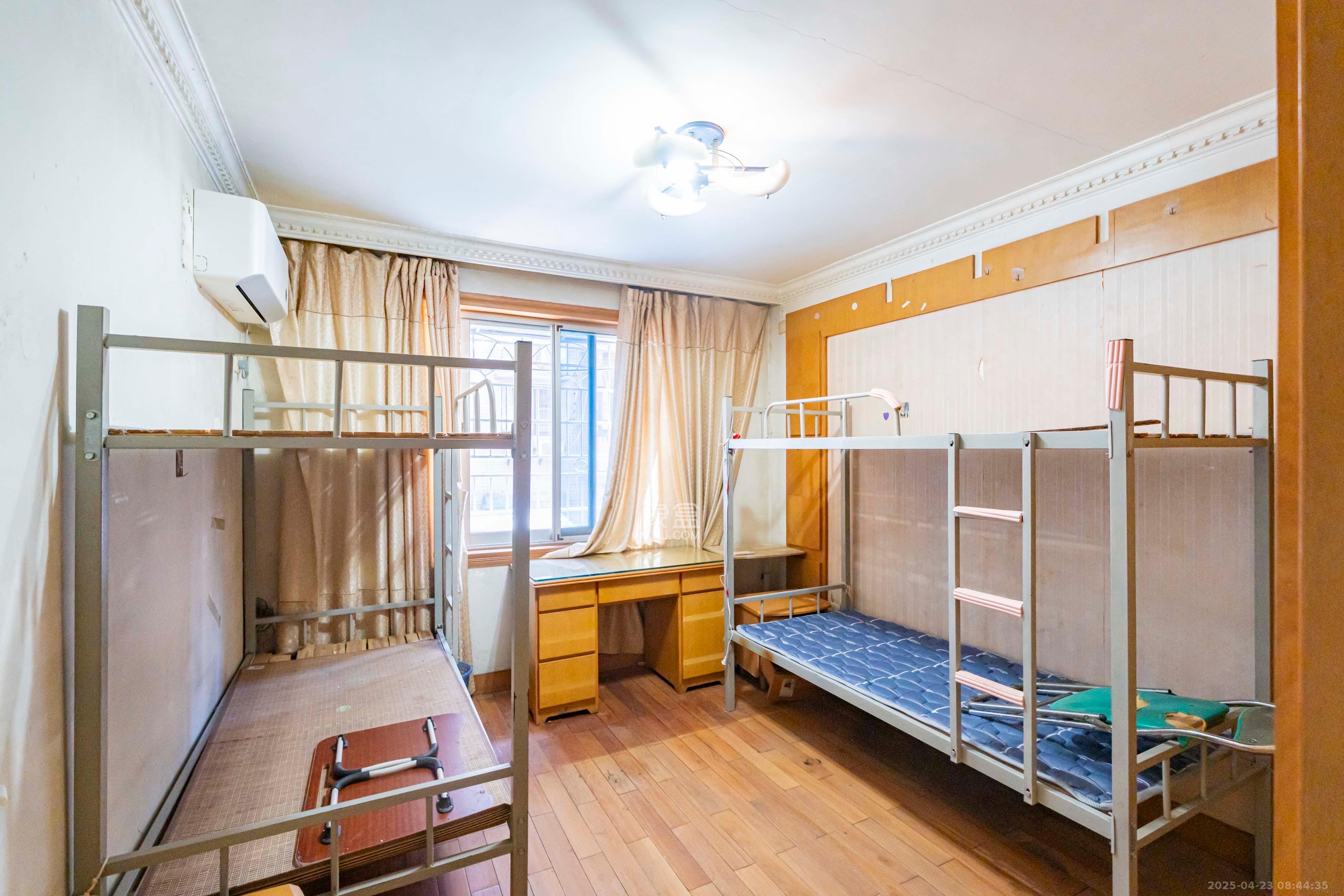 兴汉门公寓 3室2厅2卫 3400.0元/月 兴汉门公寓 3室2厅2卫 3400.0元/月室内图