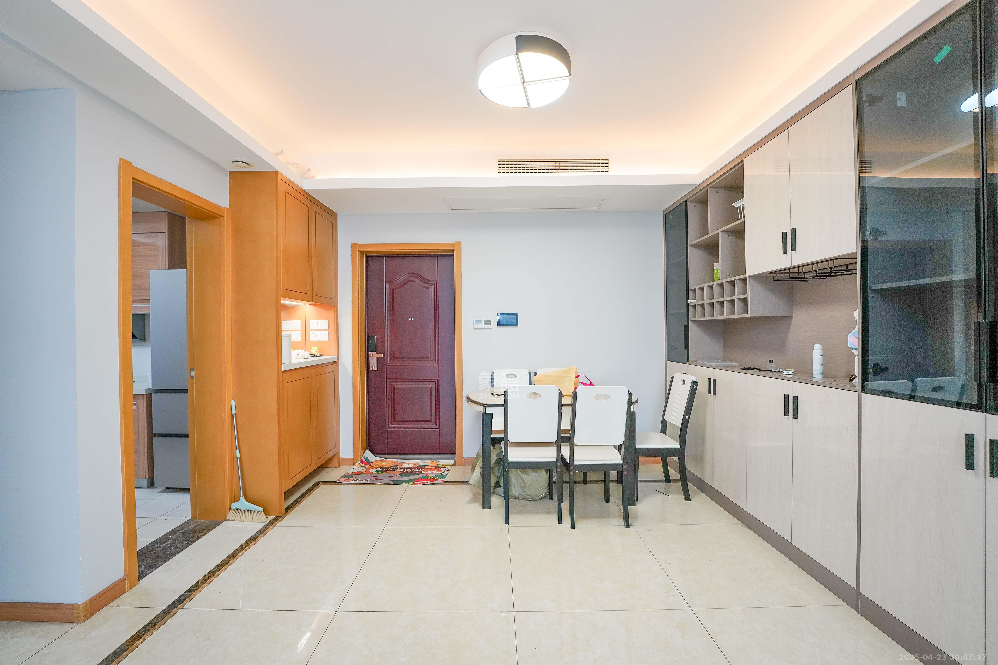 中建璟和城 3室2厅2卫 120.0万 中建璟和城 3室2厅2卫 120.0万客厅