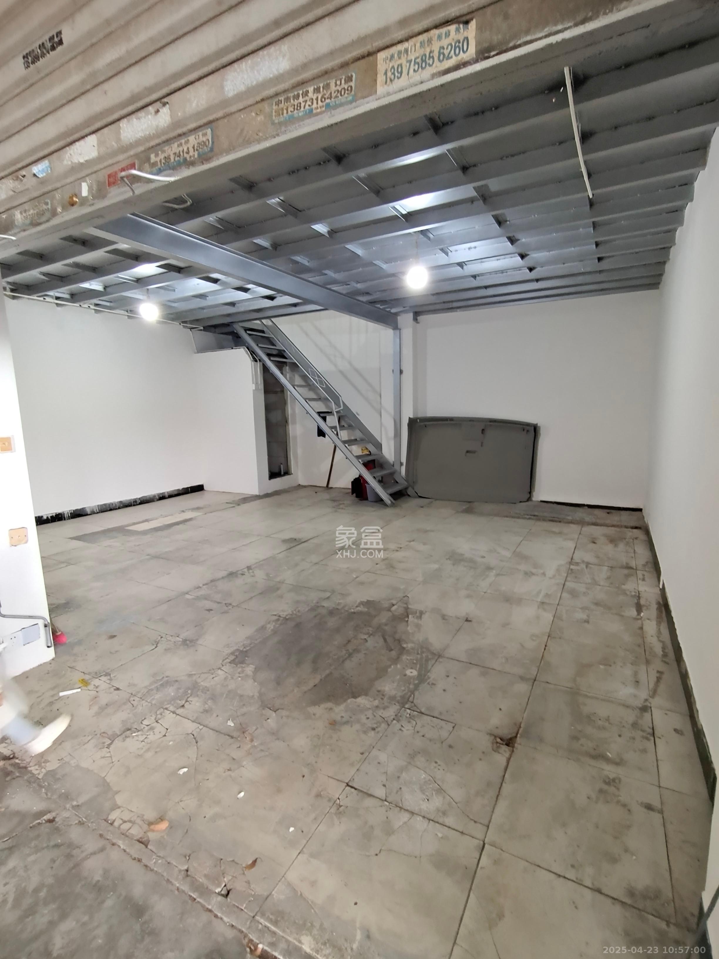 中南汽车世界   22.0㎡      1400.0元/月室内图