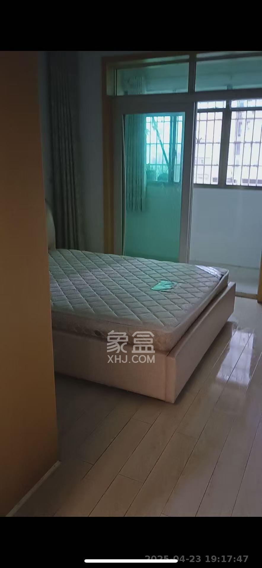 江南公寓  1室1厅1卫   1700.00元/月室内图