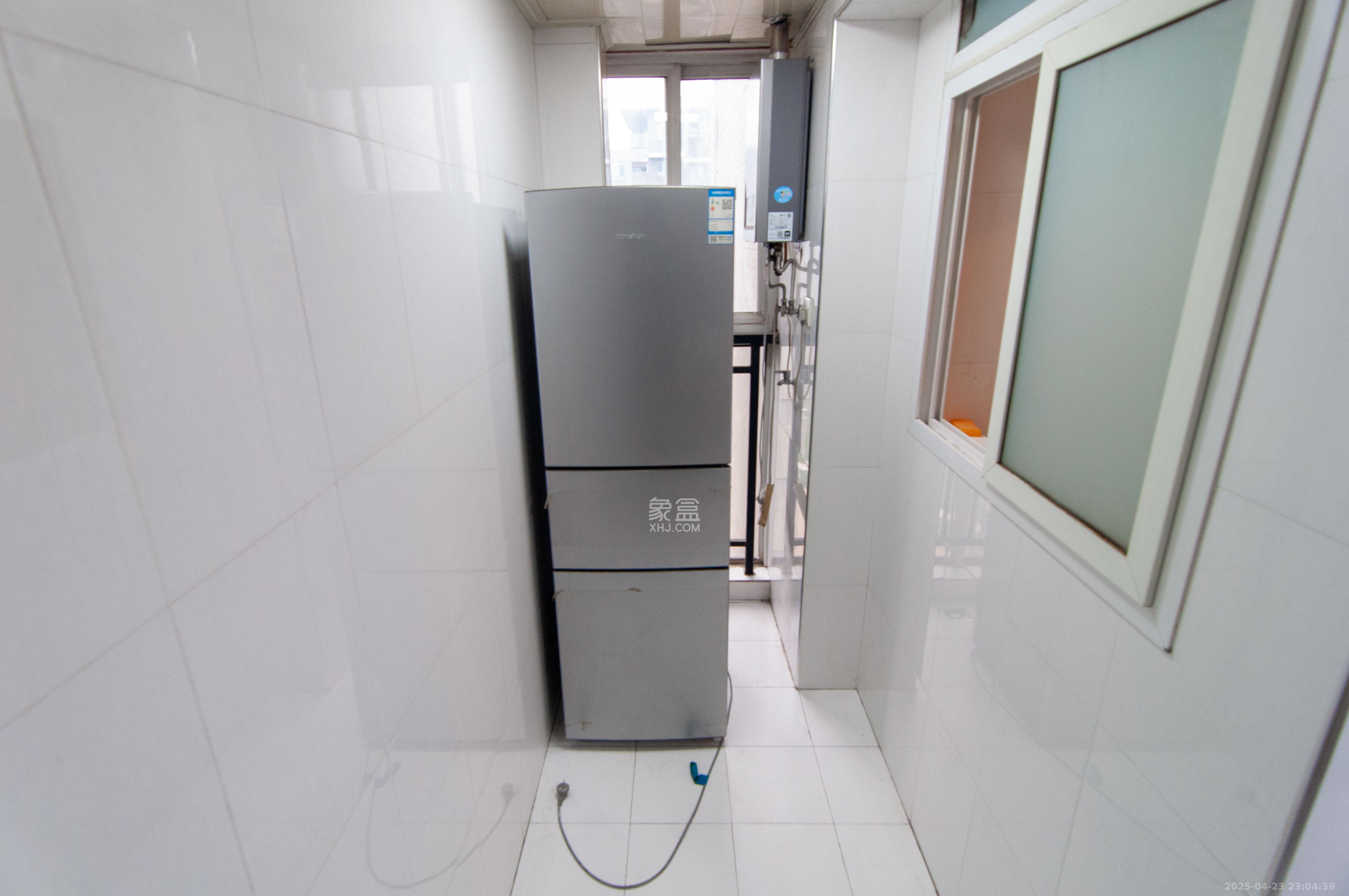 龙王港社区 2室2厅1卫 78.0万 龙王港社区 2室2厅1卫 78.0万厨房